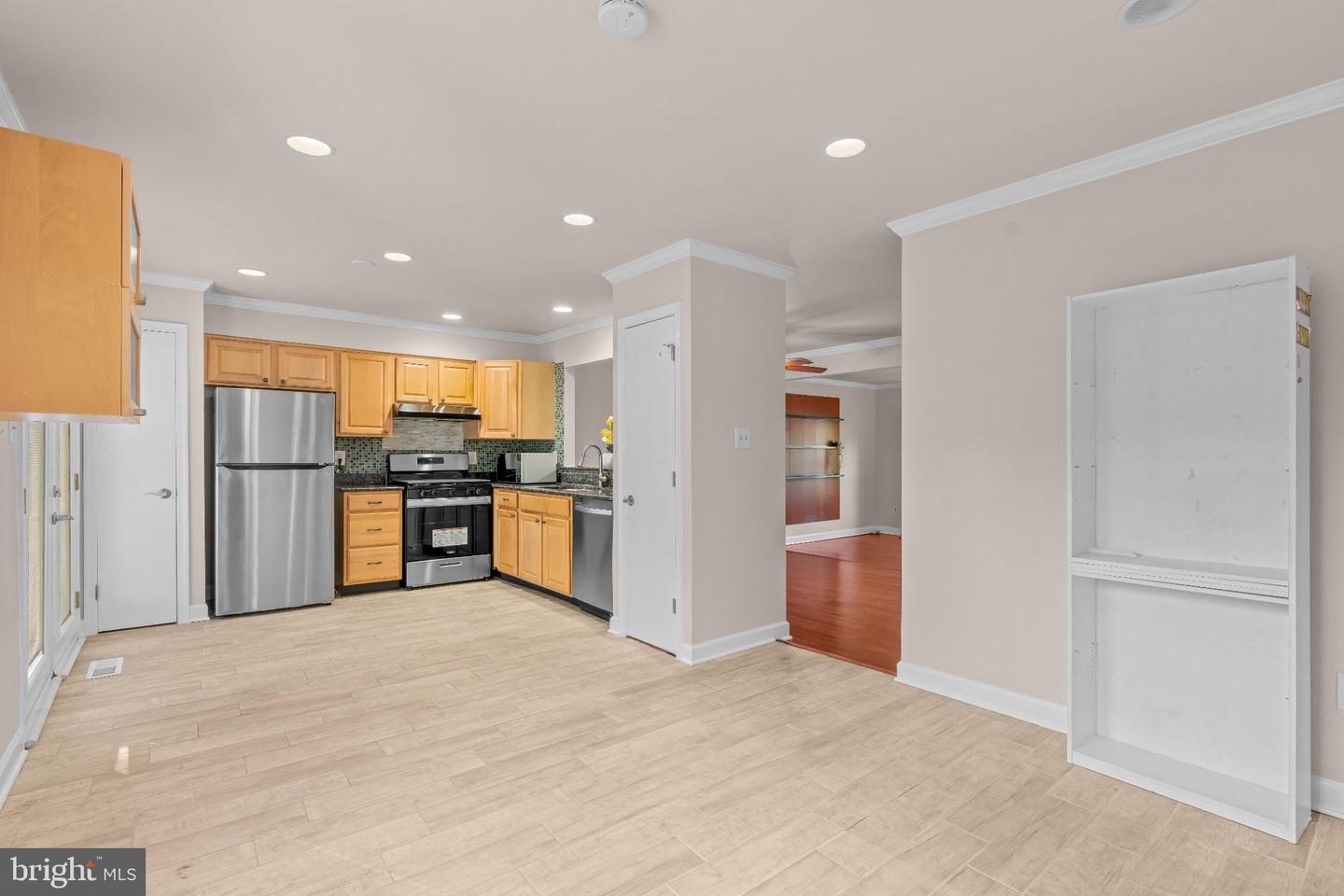 8107 Hallmark Pl E Property Photo 10