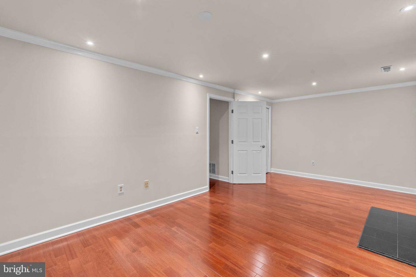 8107 Hallmark Pl E Property Photo 28
