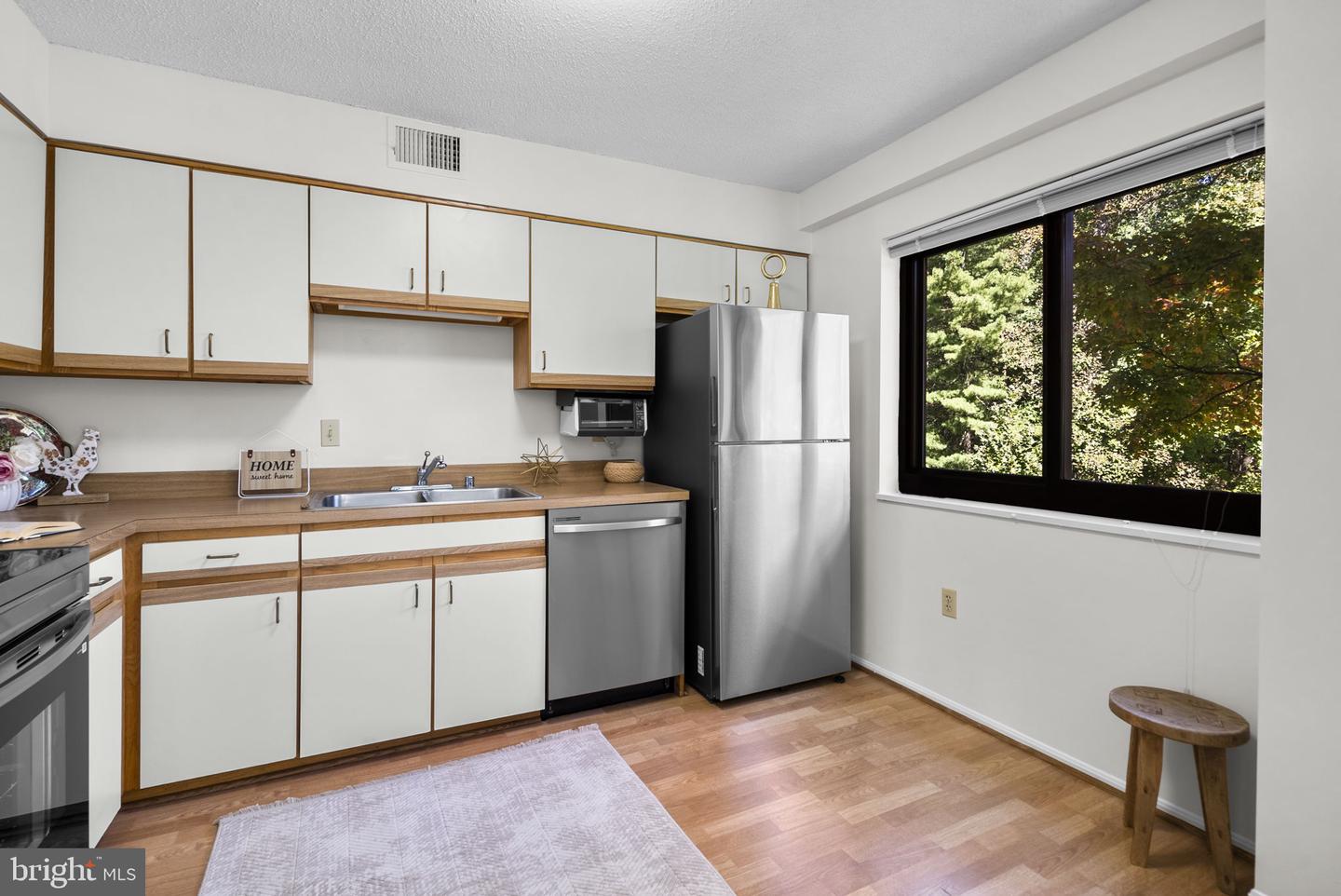 15115 Interlachen Dr #3-225 Property Photo 12