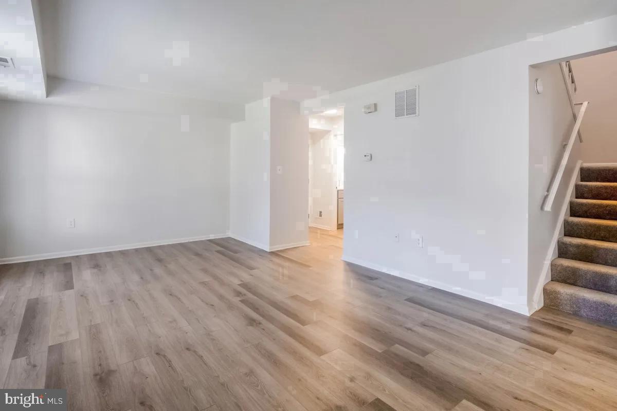 1699 Yale Pl #517 Property Photo 9