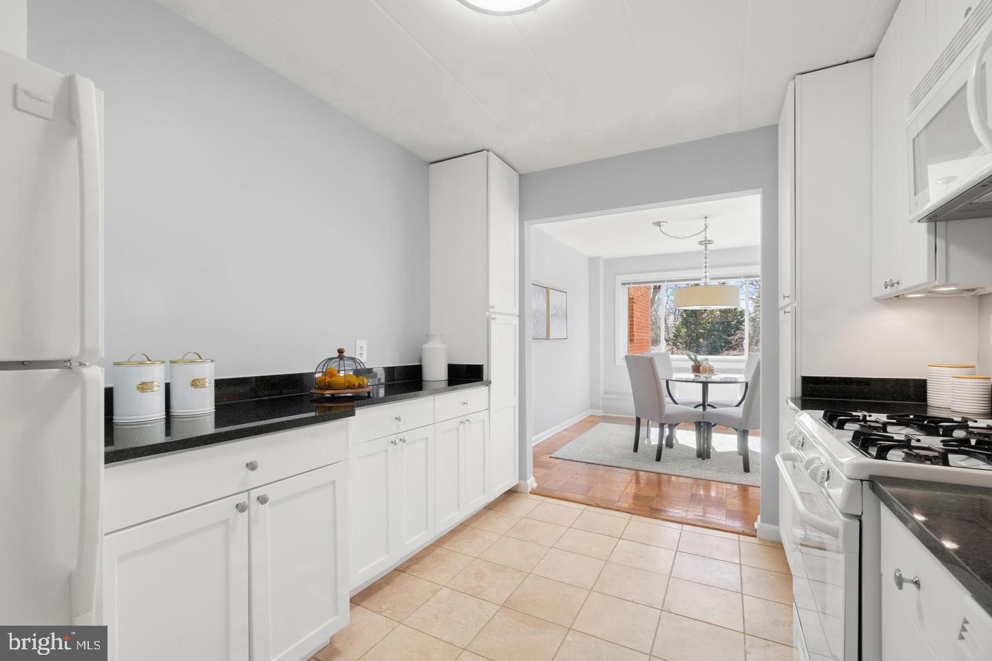4800 Chevy Chase Dr #308 Property Photo 4