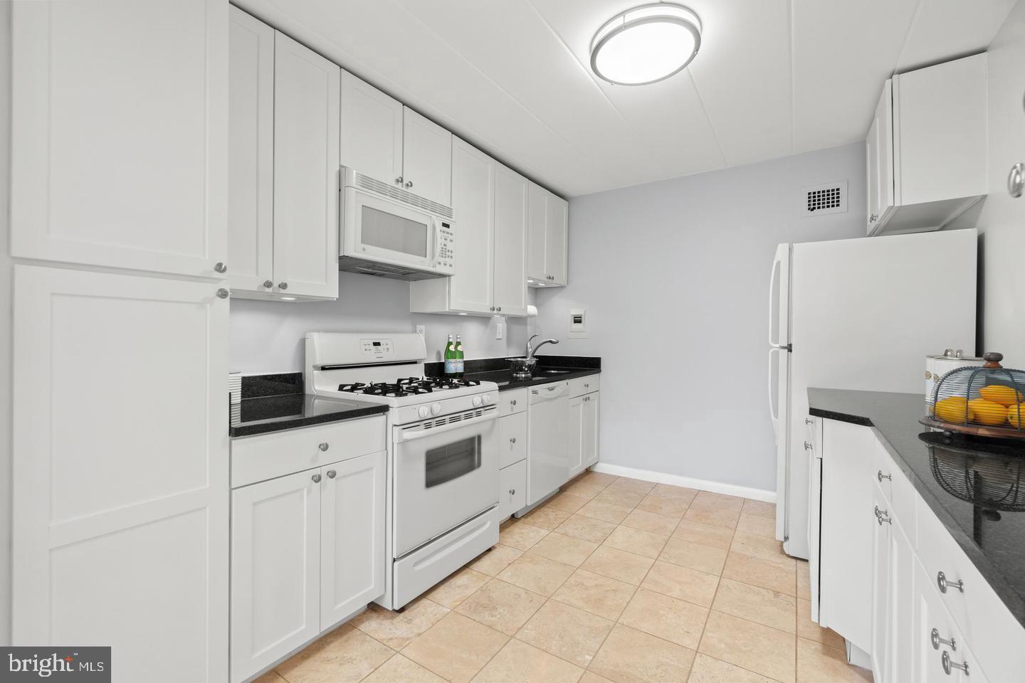 4800 Chevy Chase Dr #308 Property Photo 5