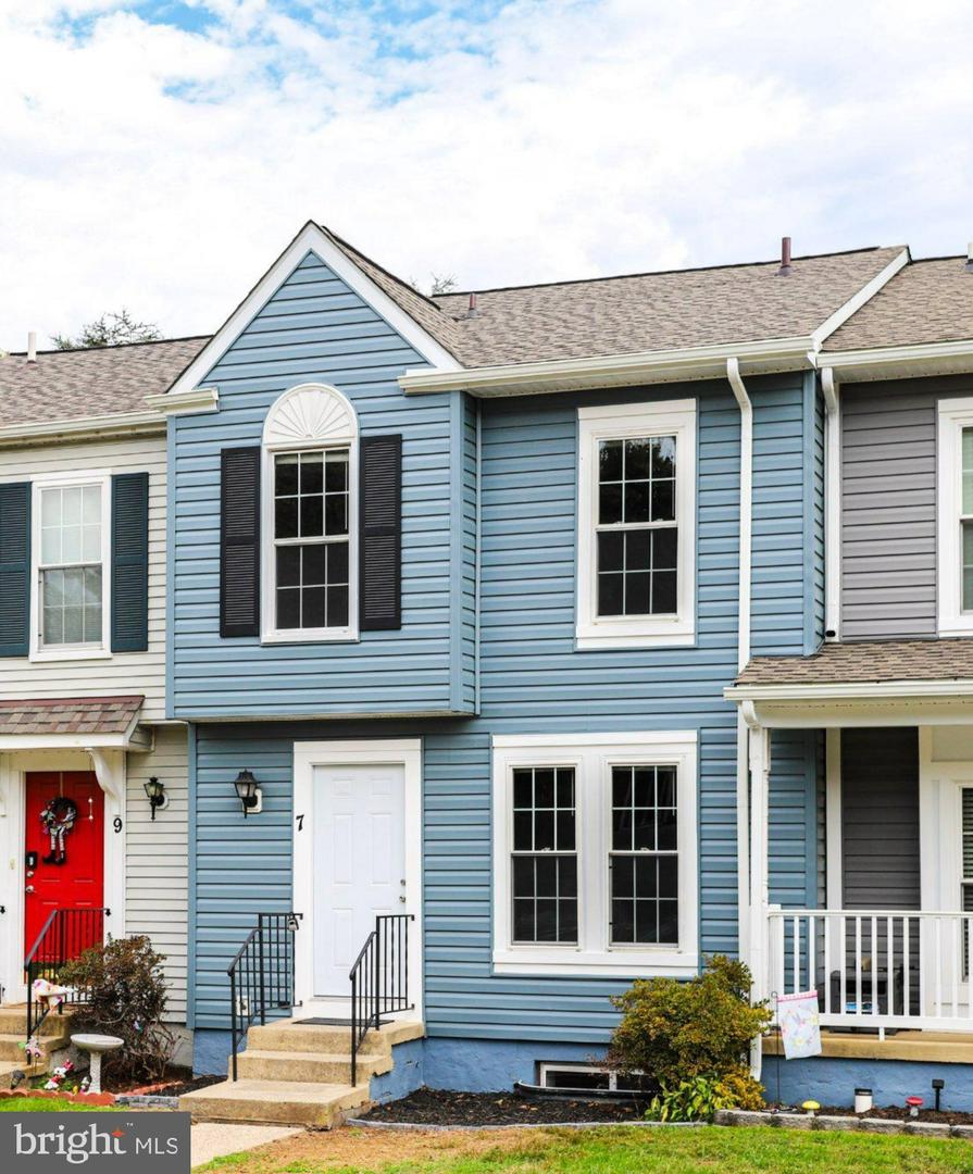 7 LIBERTY HEIGHTS CT Property Photo 1