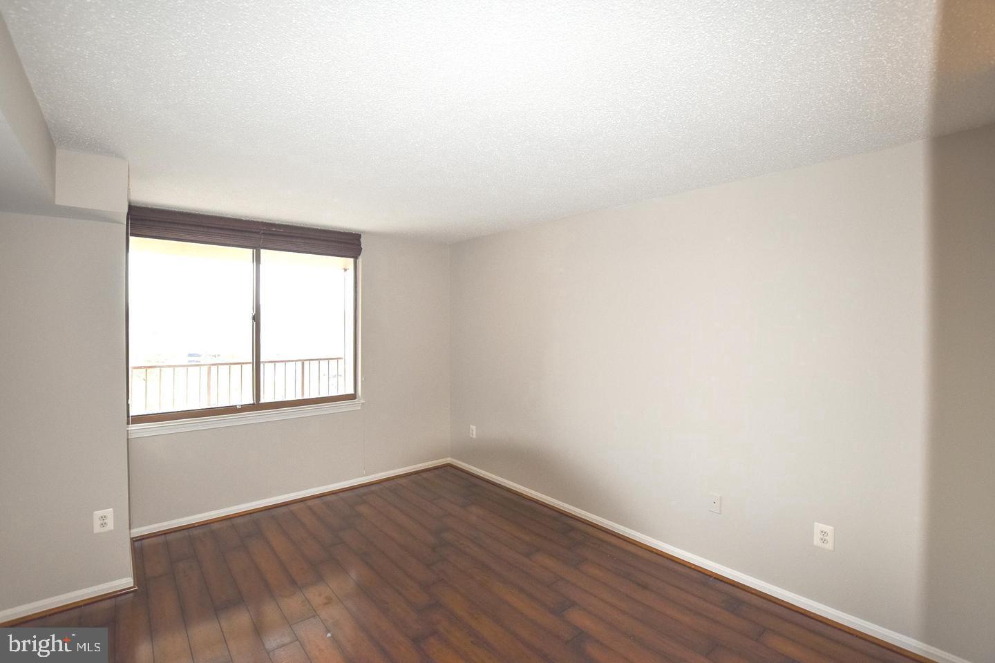 10101 Grosvenor Pl #815 Property Photo 12