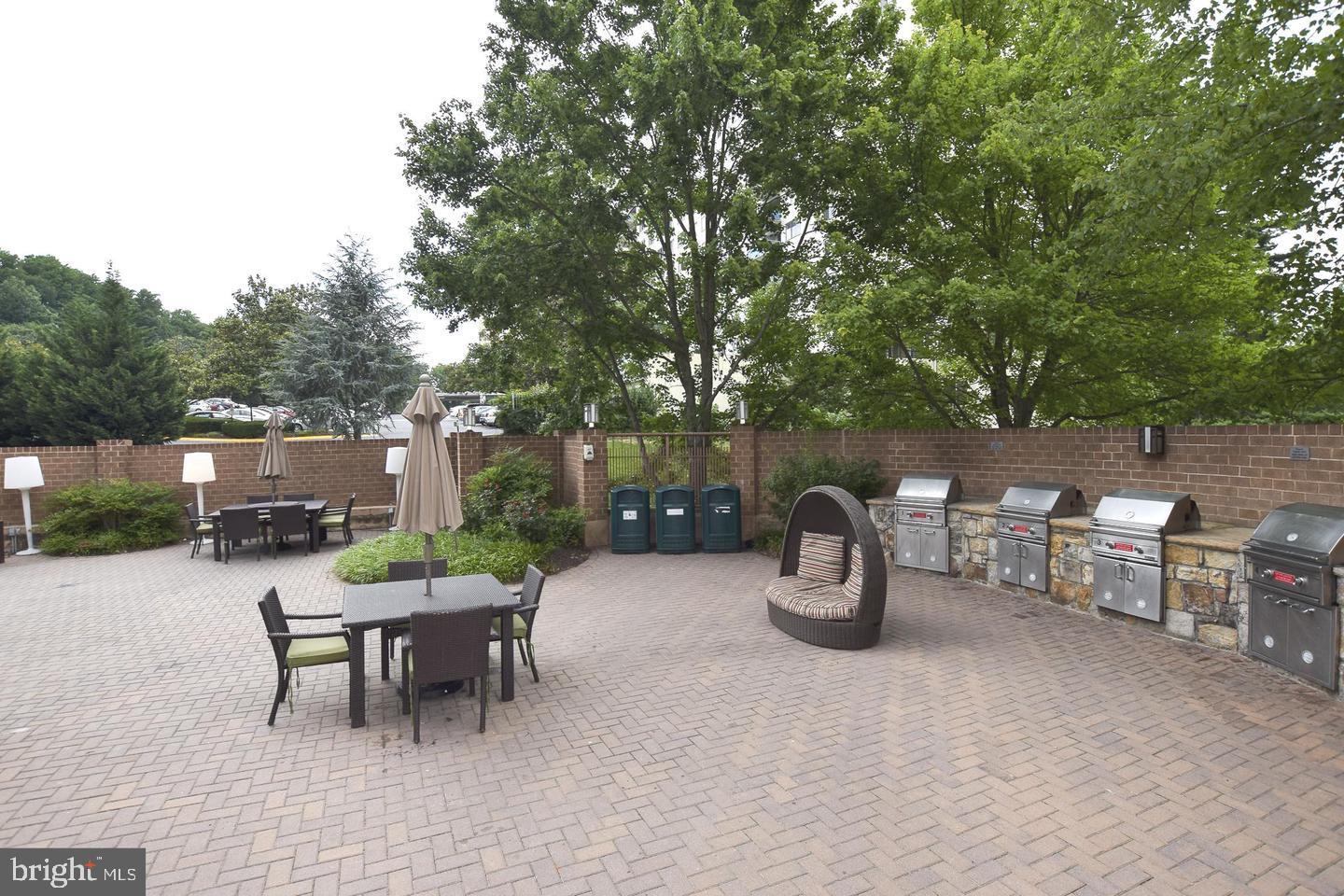 10101 Grosvenor Pl #815 Property Photo 21