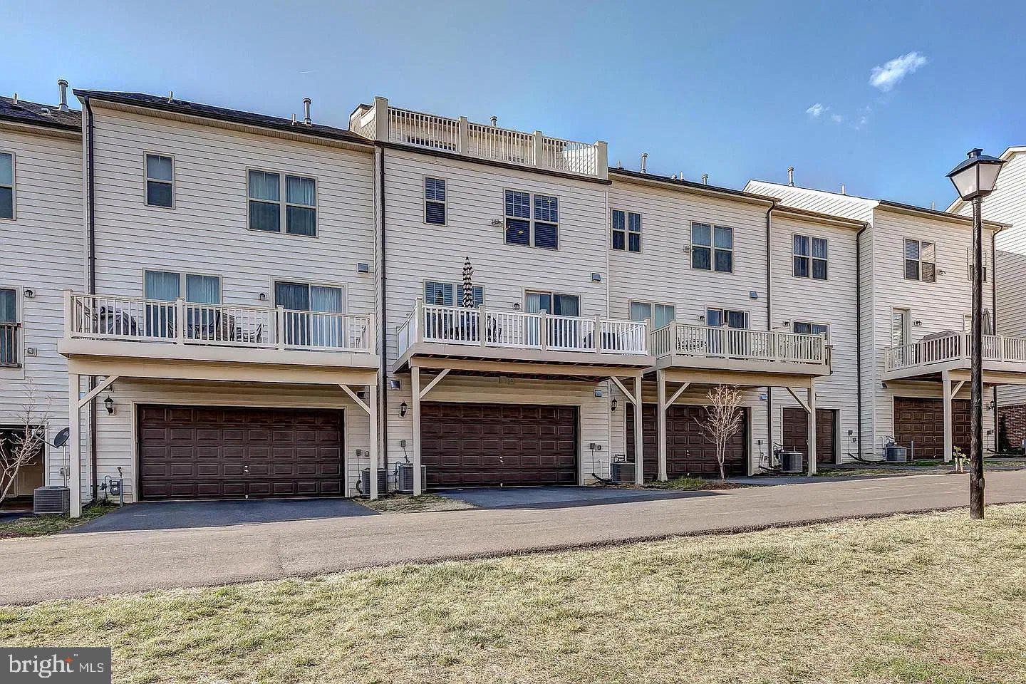 13241 Tivoli Lake Blvd Property Photo 2