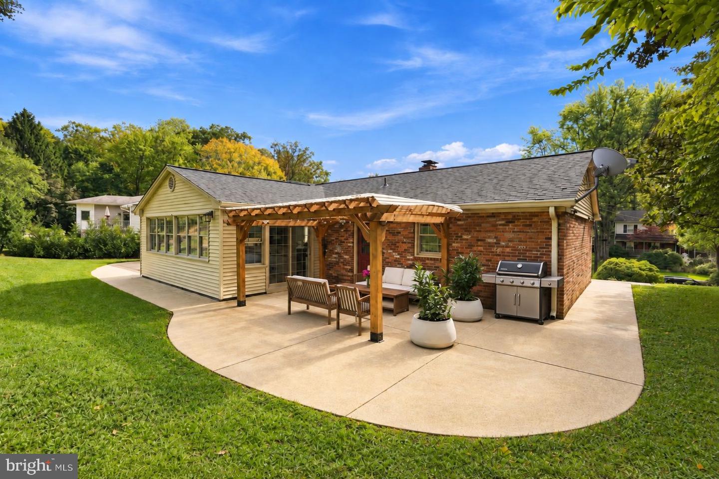 7603 Shadywood Rd Property Photo 11