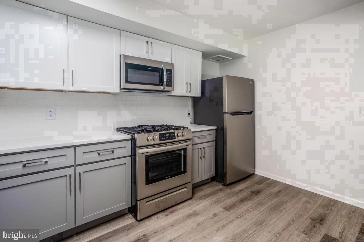 1699 YALE PL #414 Property Photo 1