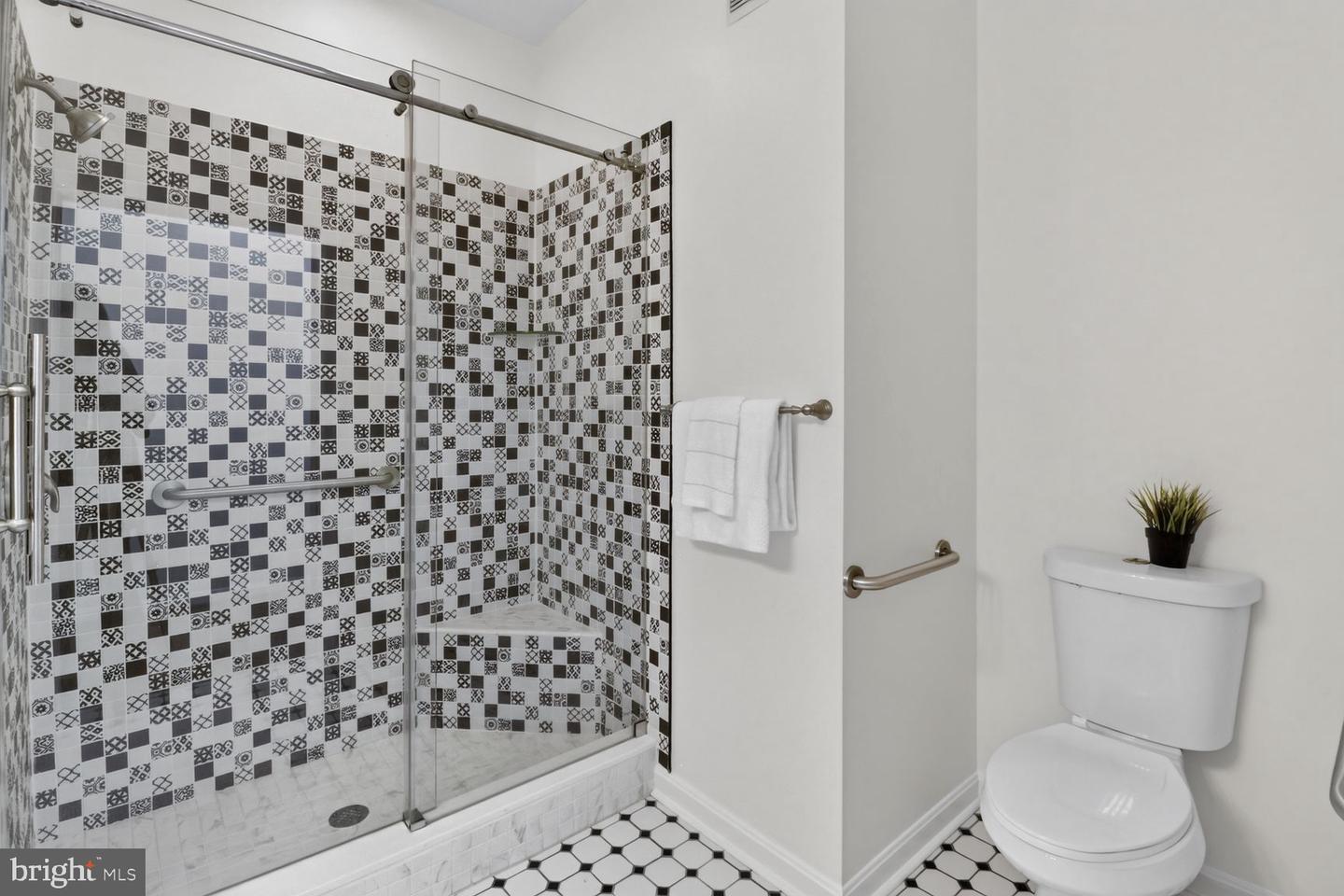 110 Chevy Chase St #101 Property Photo 24