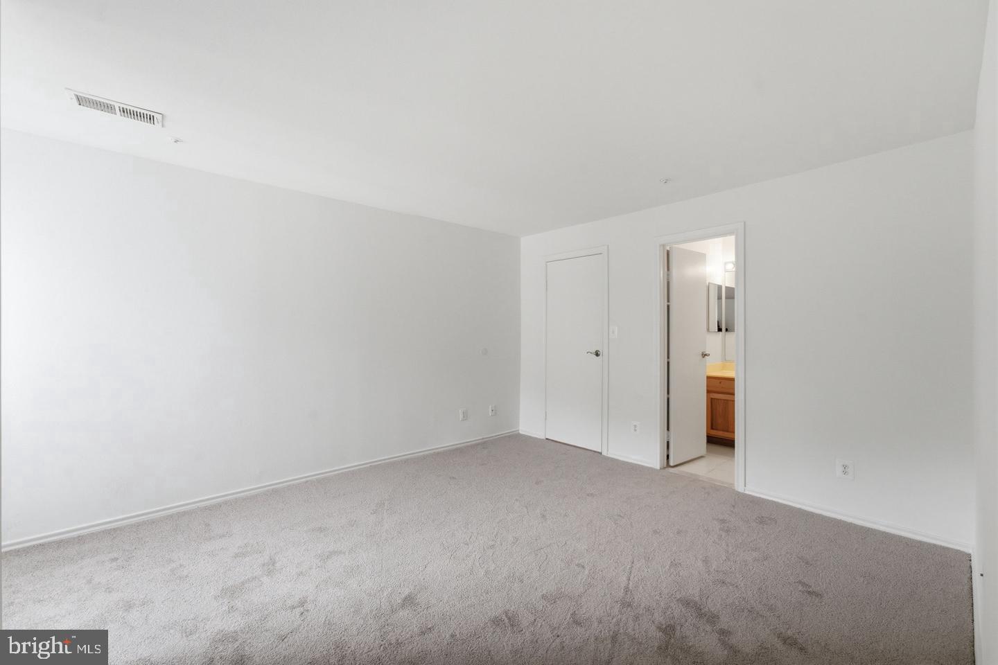 18529 Boysenberry #303 Property Photo 8