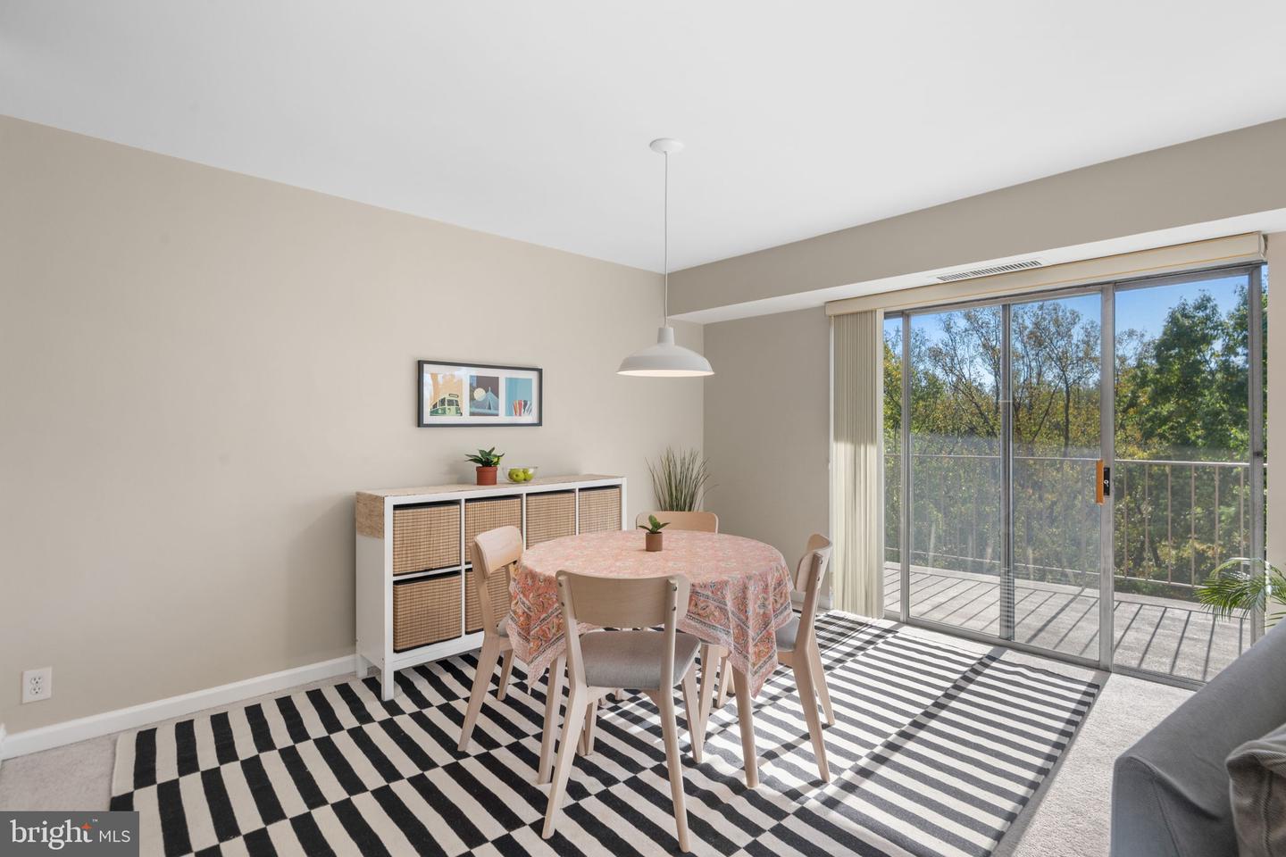 9039 Sligo Creek Pkwy #806 Property Photo 5