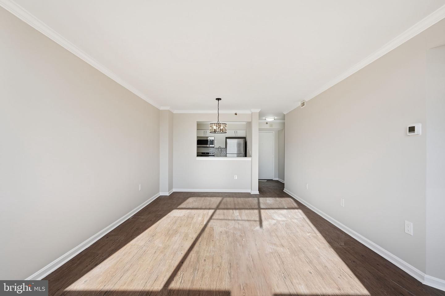 10101 Grosvenor Pl #1219 Property Photo 13