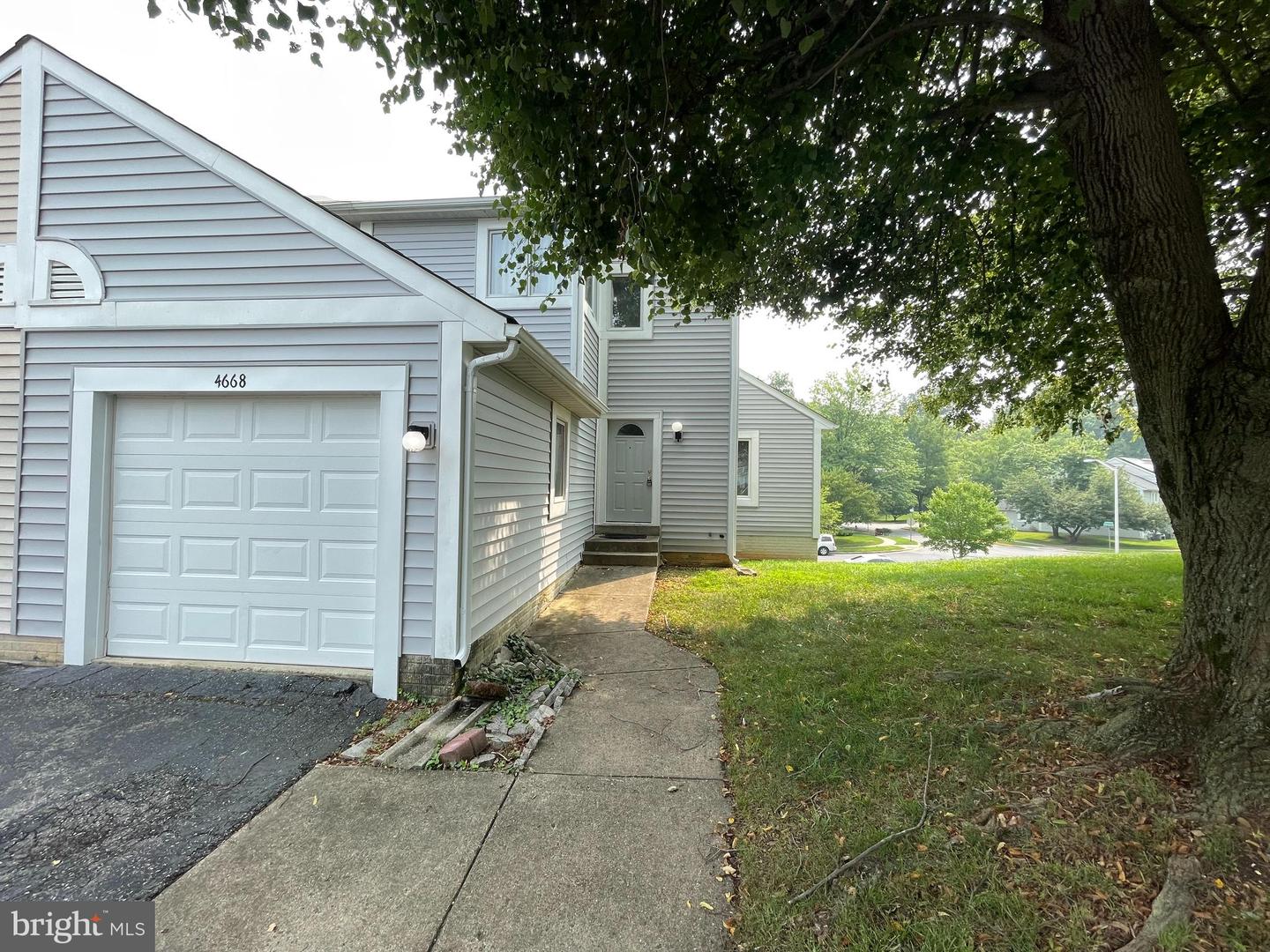 4668 Winterberry Ln Property Photo 1