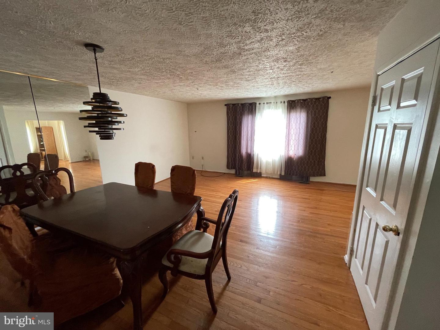 4668 Winterberry Ln Property Photo 3