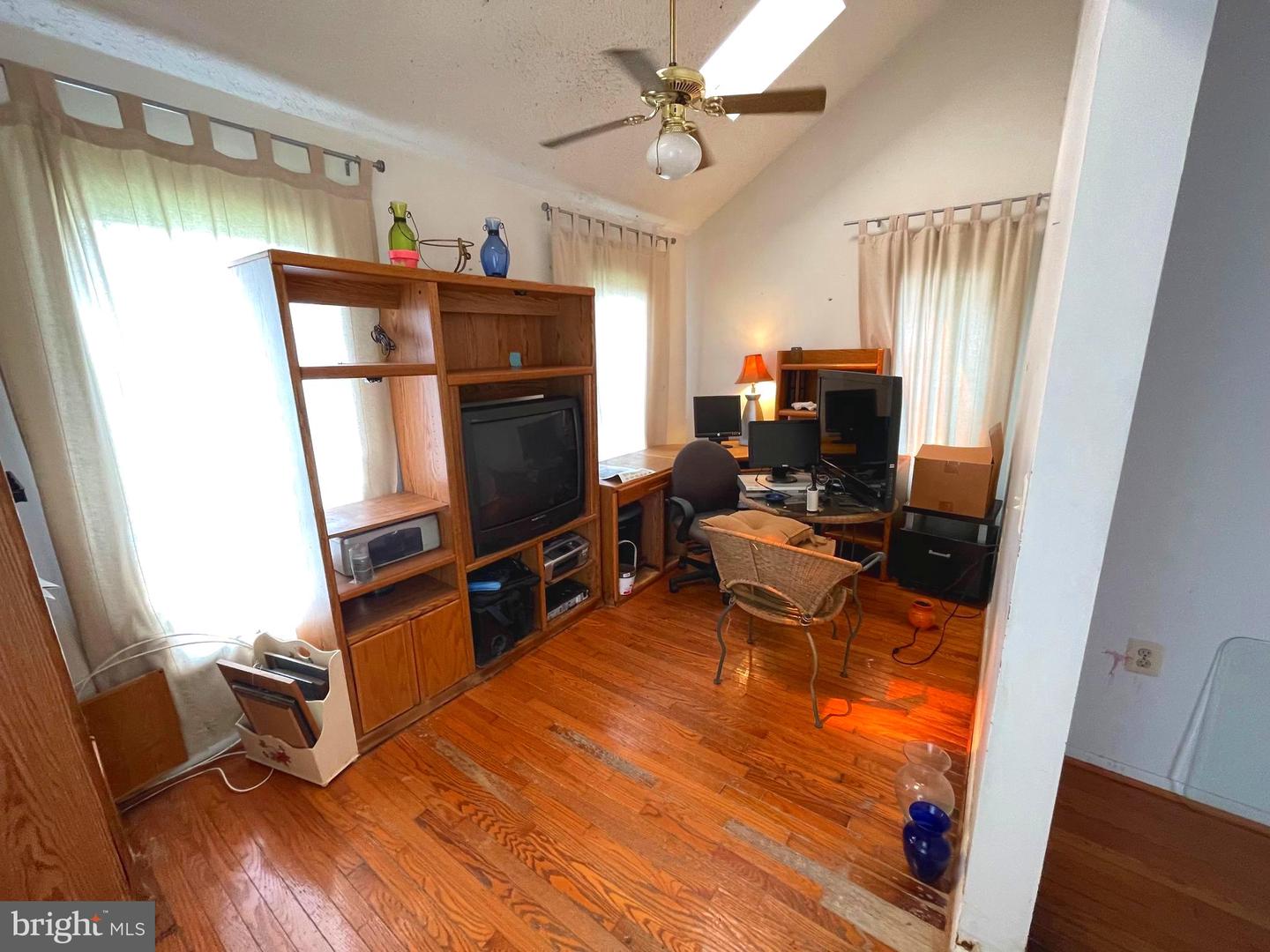 4668 Winterberry Ln Property Photo 4