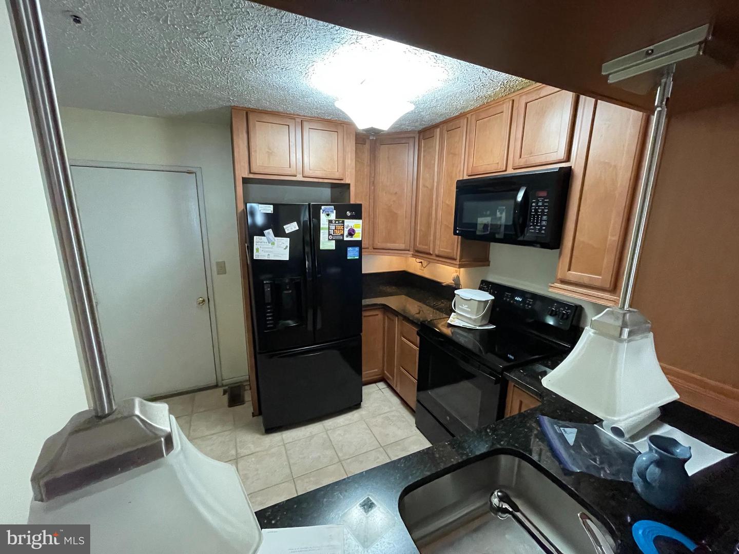 4668 Winterberry Ln Property Photo 5