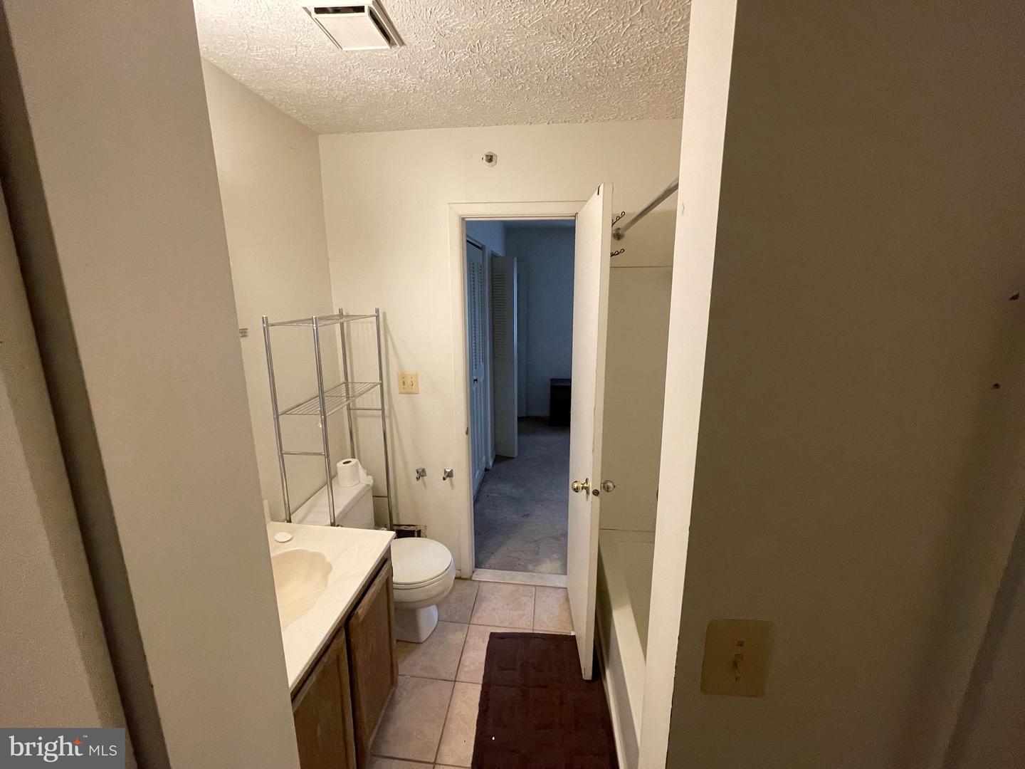 4668 Winterberry Ln Property Photo 7