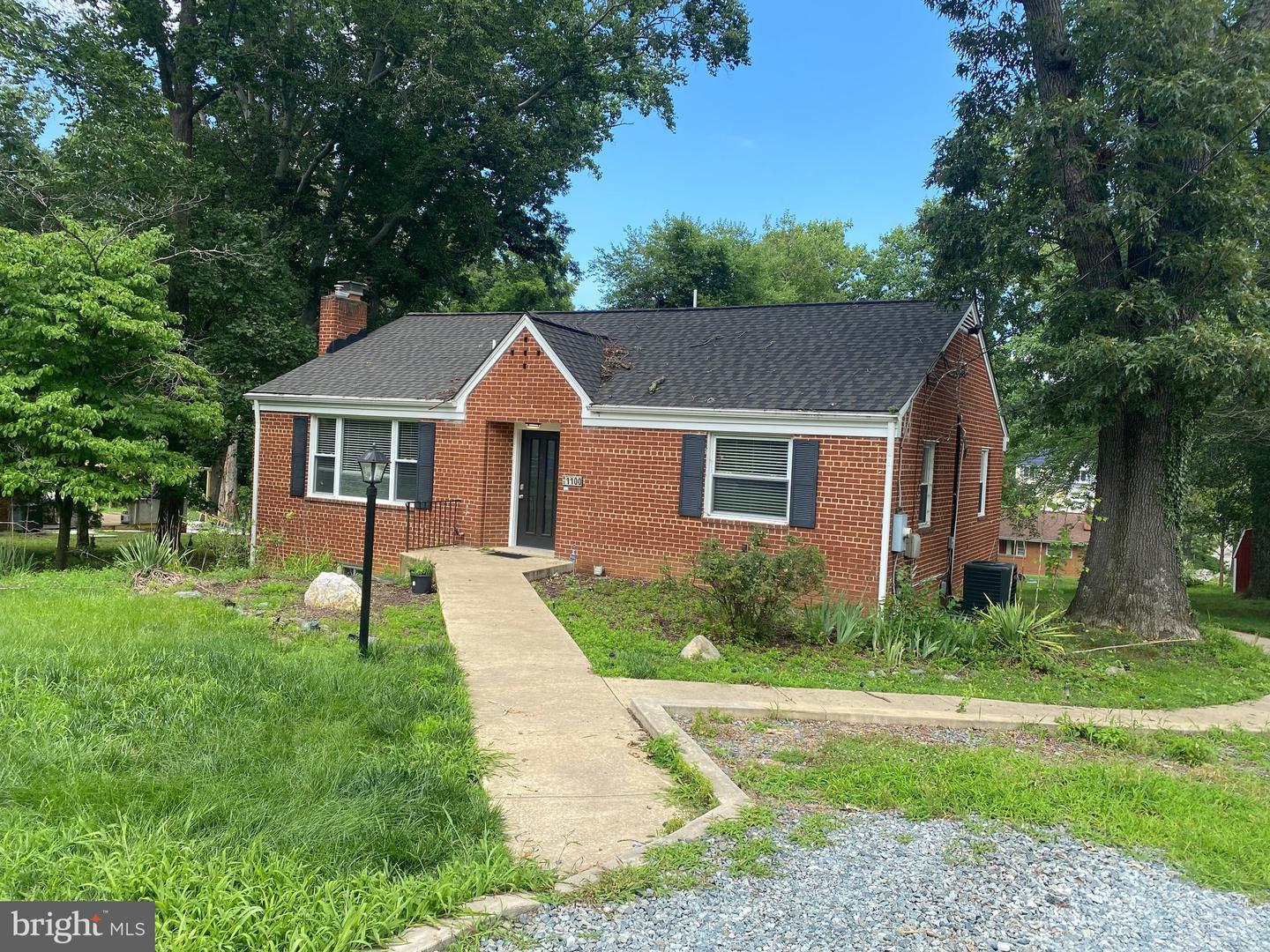 1100 Broadview Rd Property Photo 1