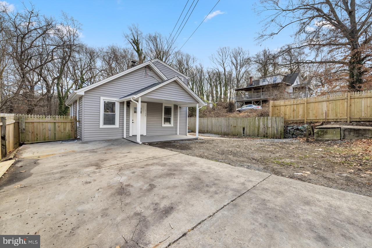 1126 Quo Ave Property Photo 3