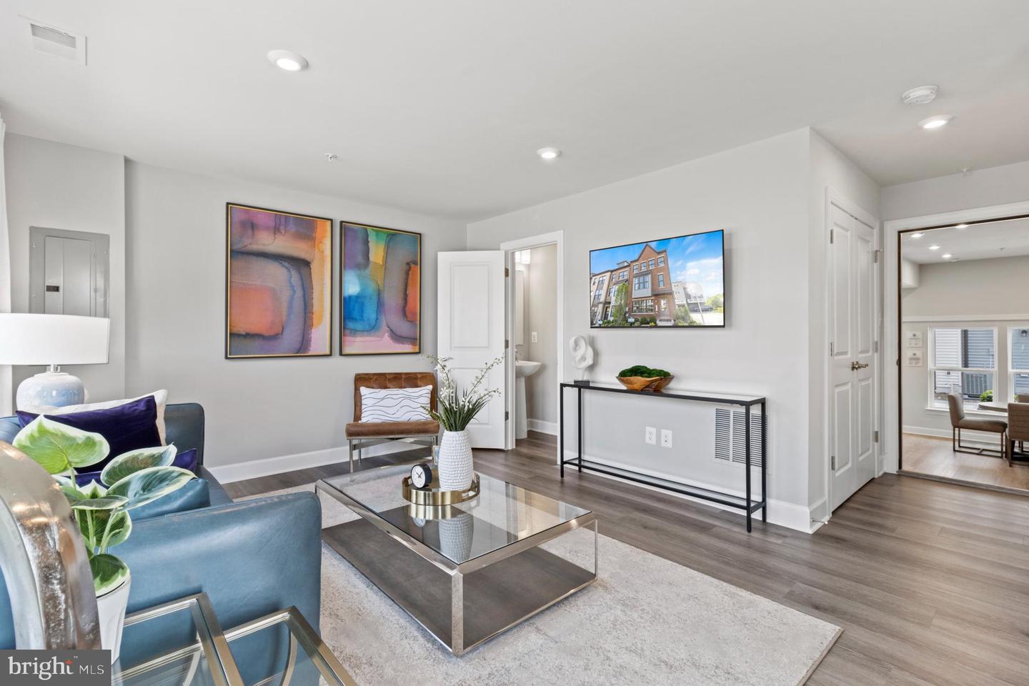 3401 Carnaby St Property Photo 2