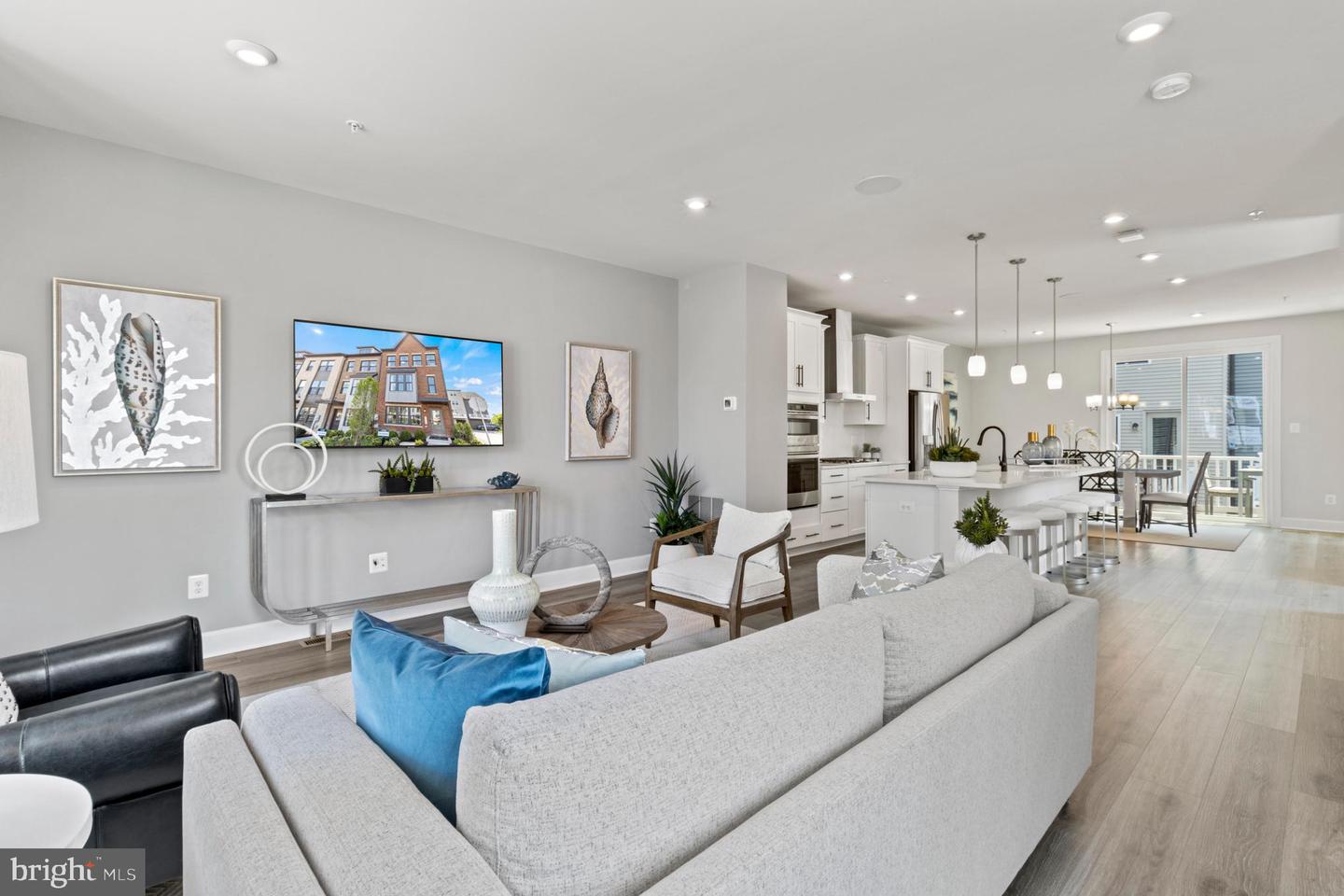 3401 Carnaby St Property Photo 10