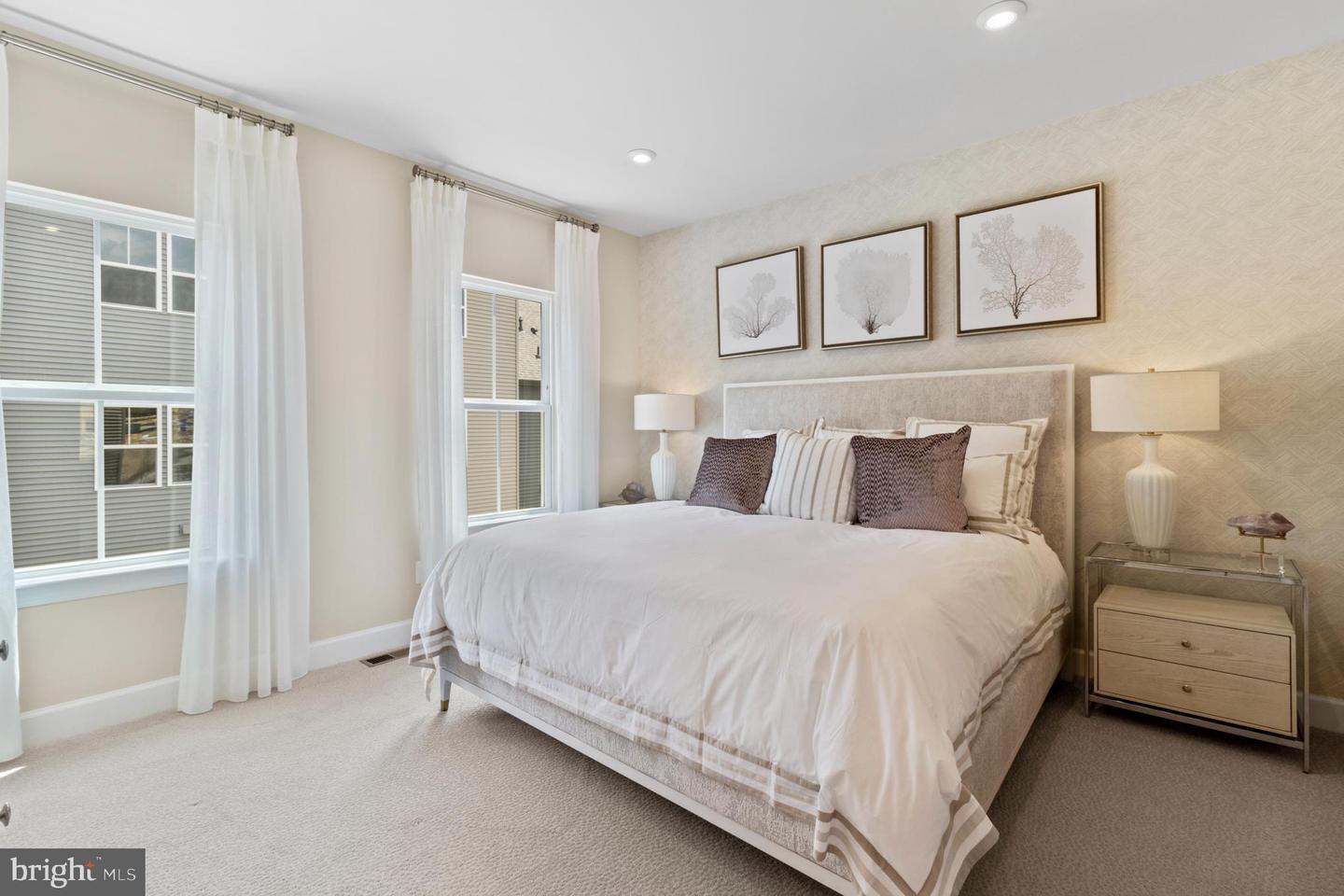 3401 Carnaby St Property Photo 12