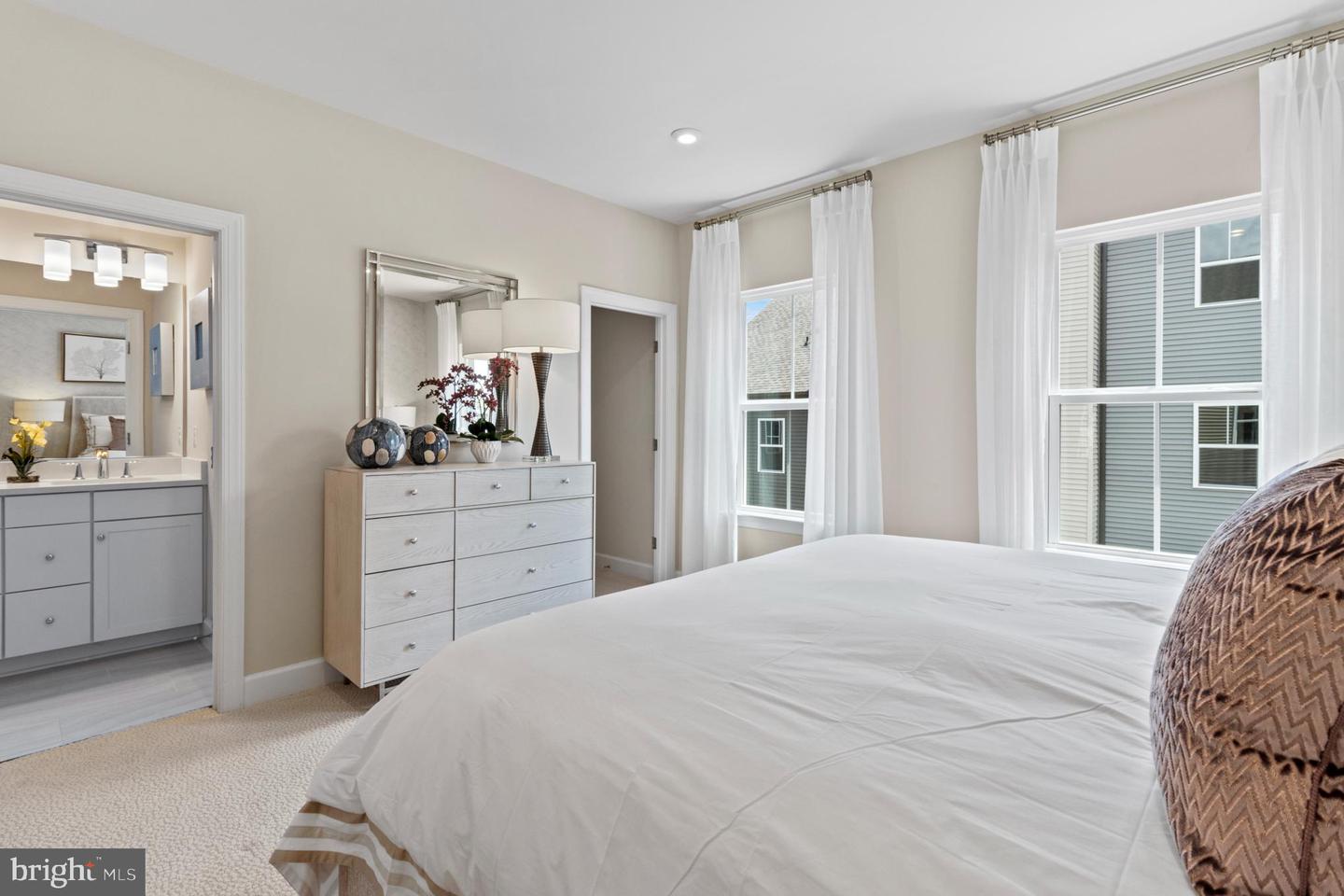 3401 Carnaby St Property Photo 13