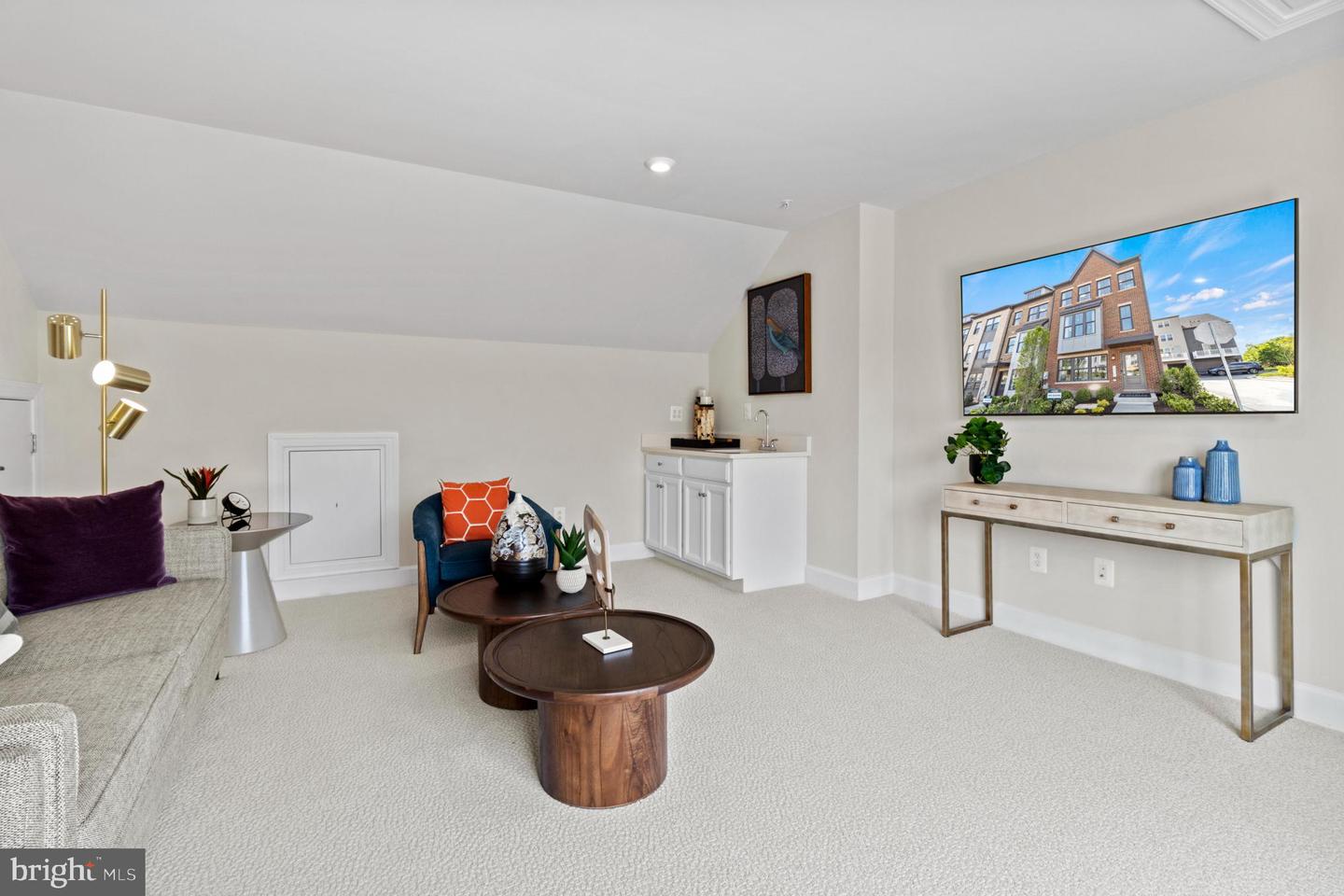 3401 Carnaby St Property Photo 20