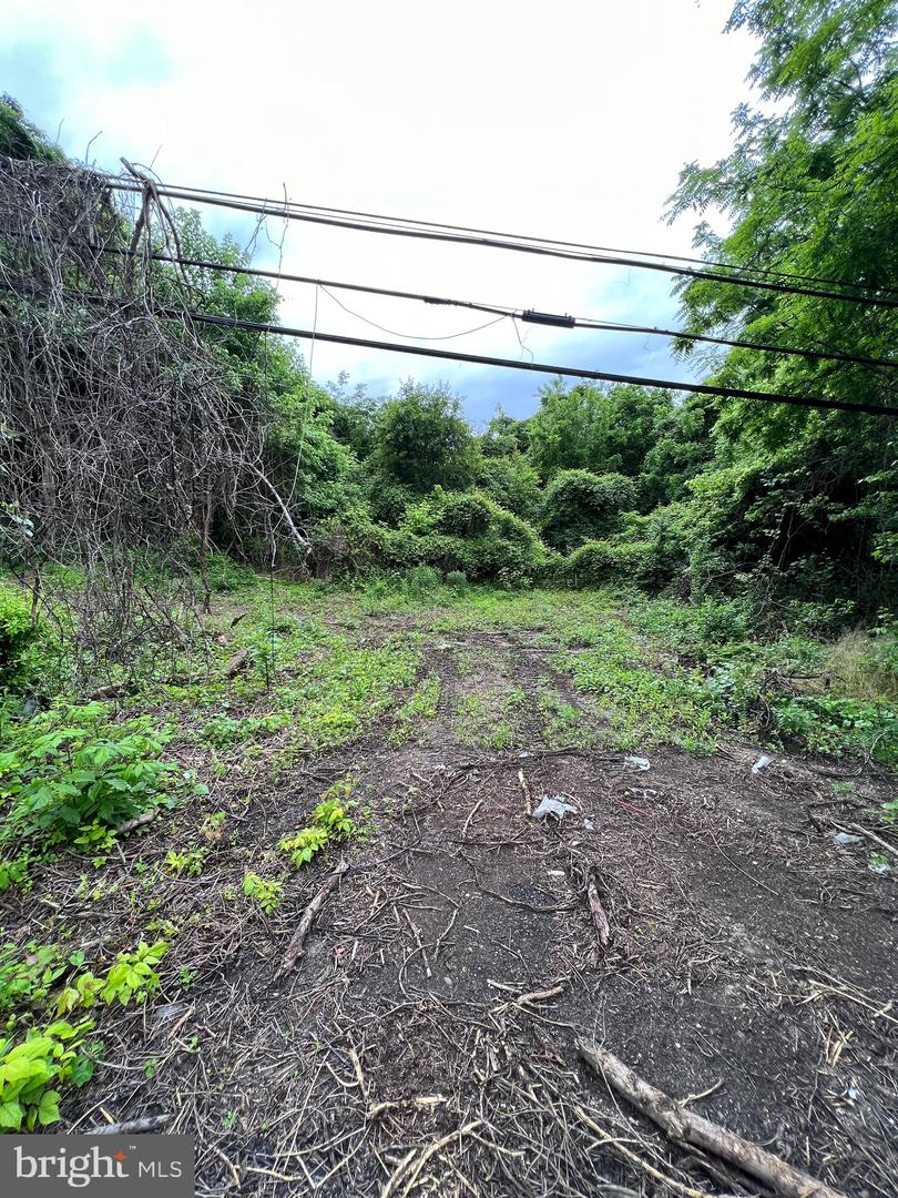 Robert Crain Hwy Property Photo 1