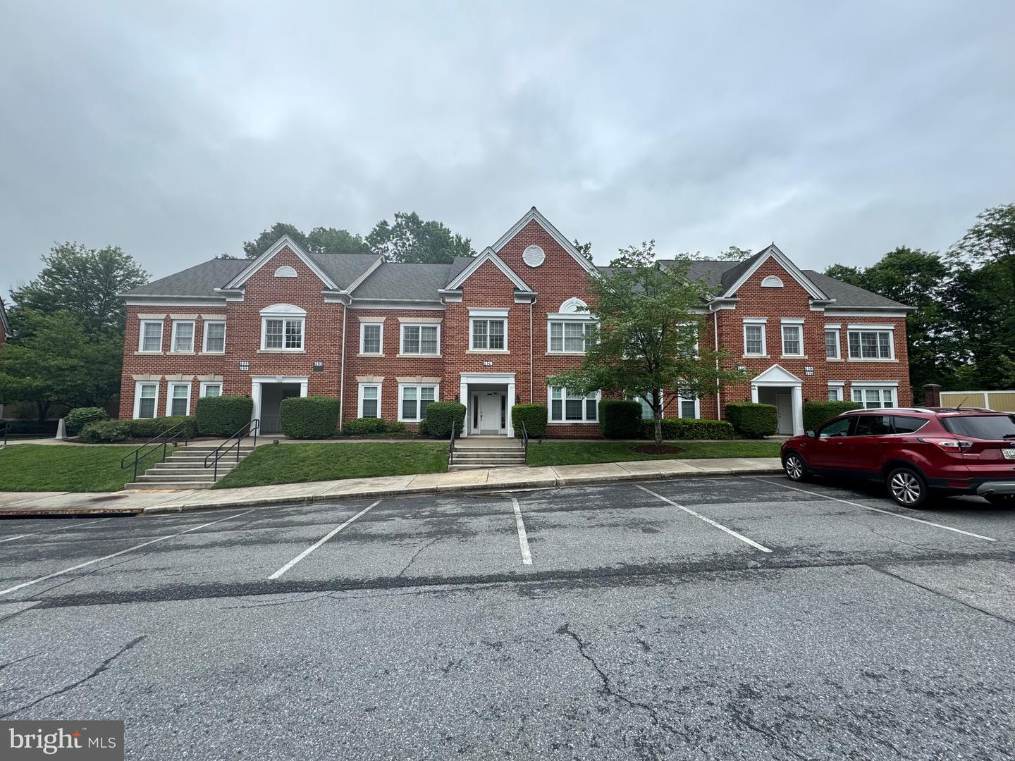 7821 Property Photo 1