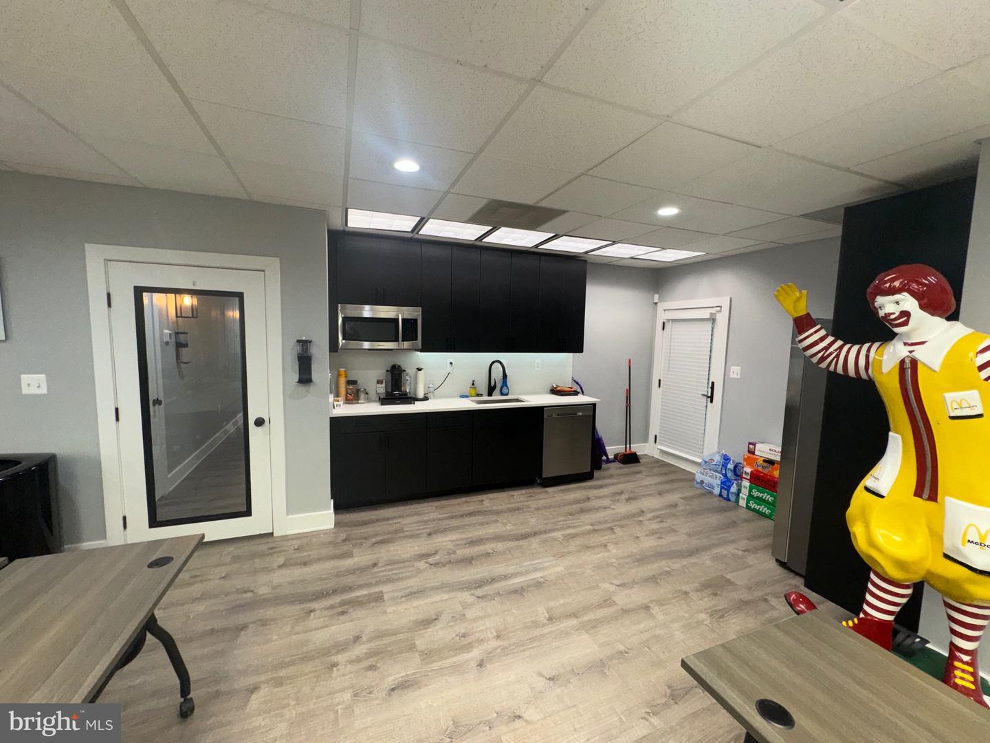 7821 Property Photo 8