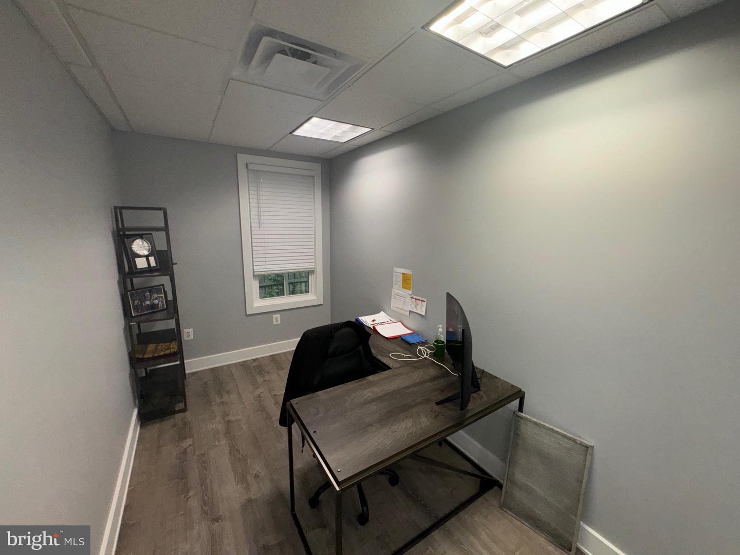 7821 Property Photo 16