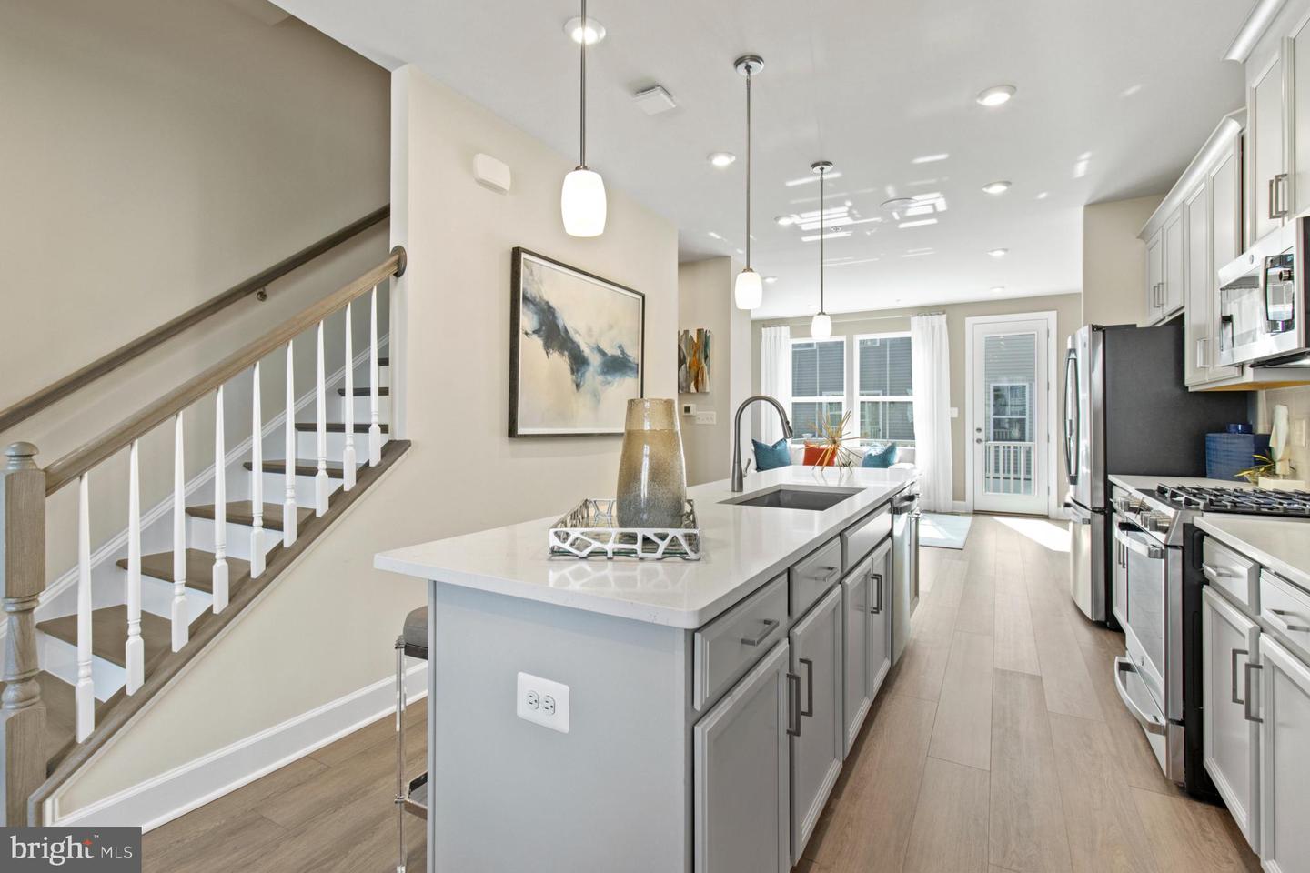 5937 Northwest Dr Property Photo 5