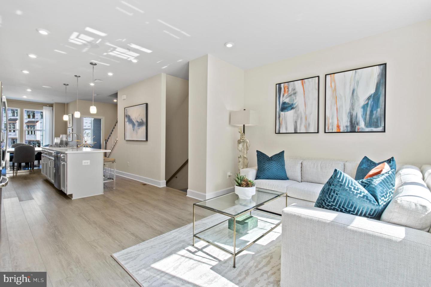 5937 Northwest Dr Property Photo 8