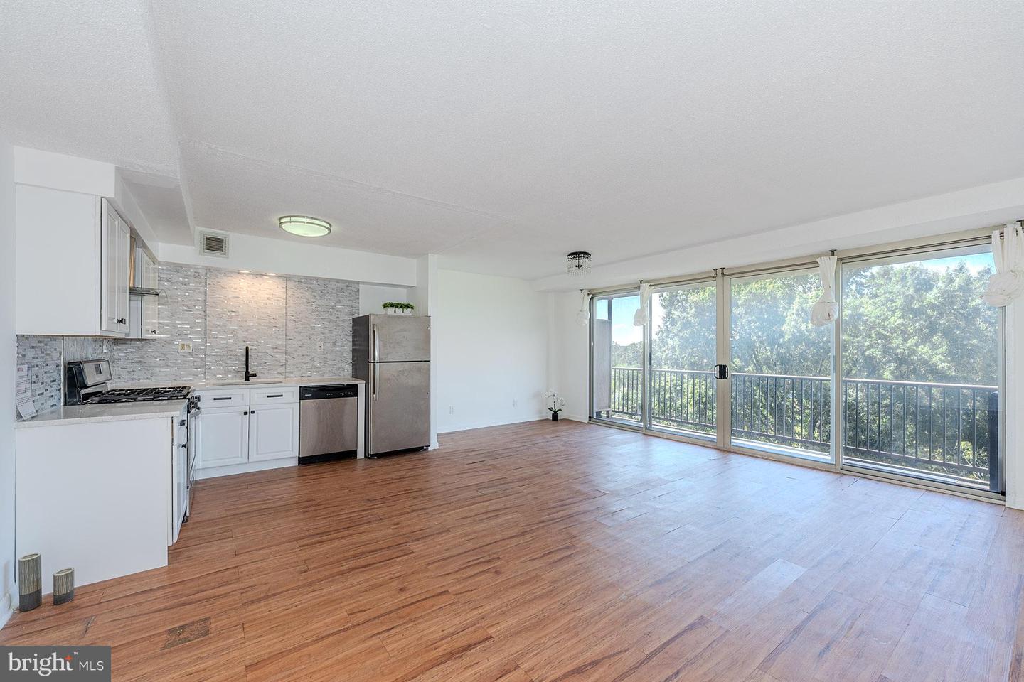 4410 OGLETHORPE ST Property Photo 1