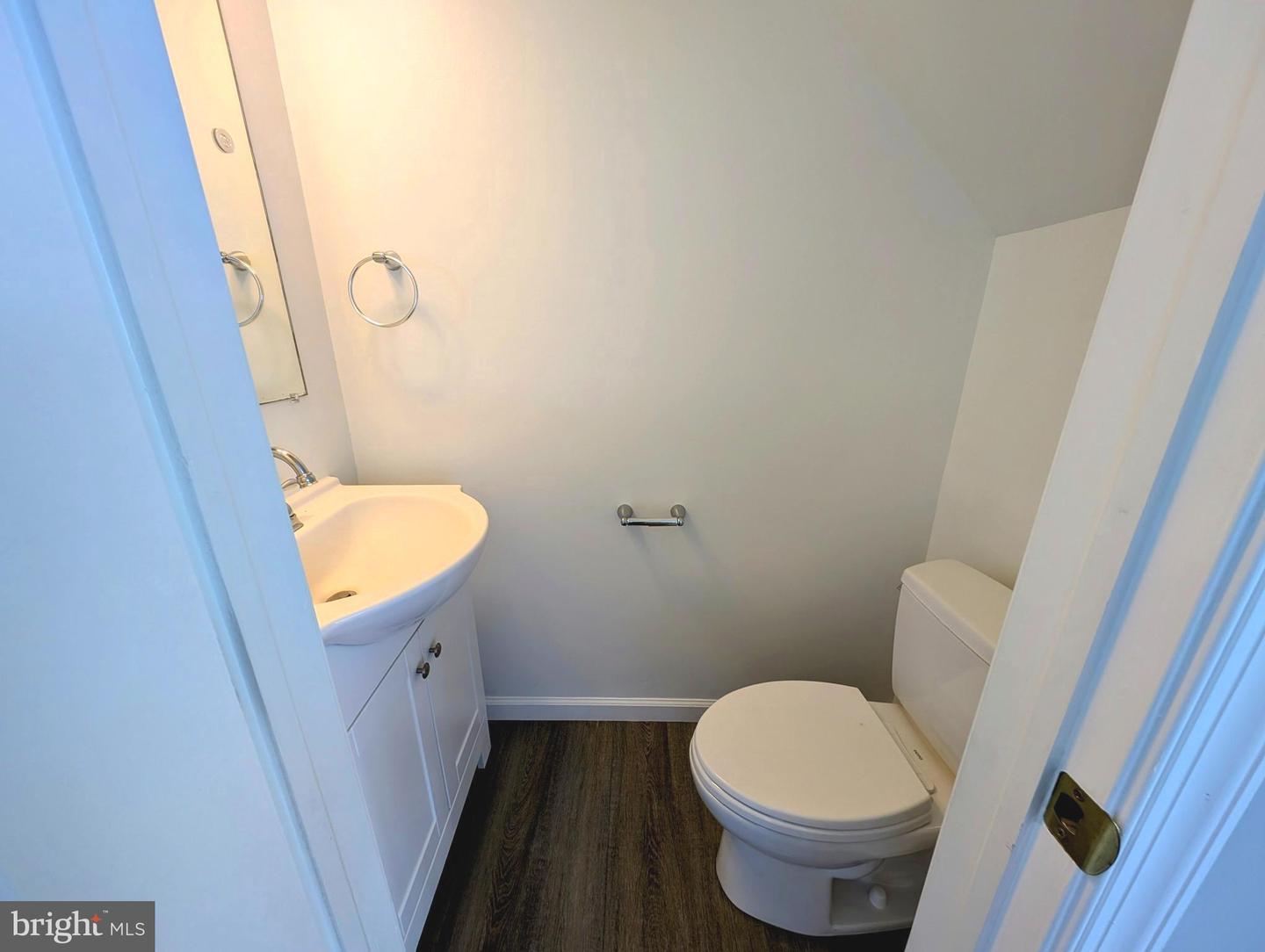 6892 Hawthorne St Property Photo 6