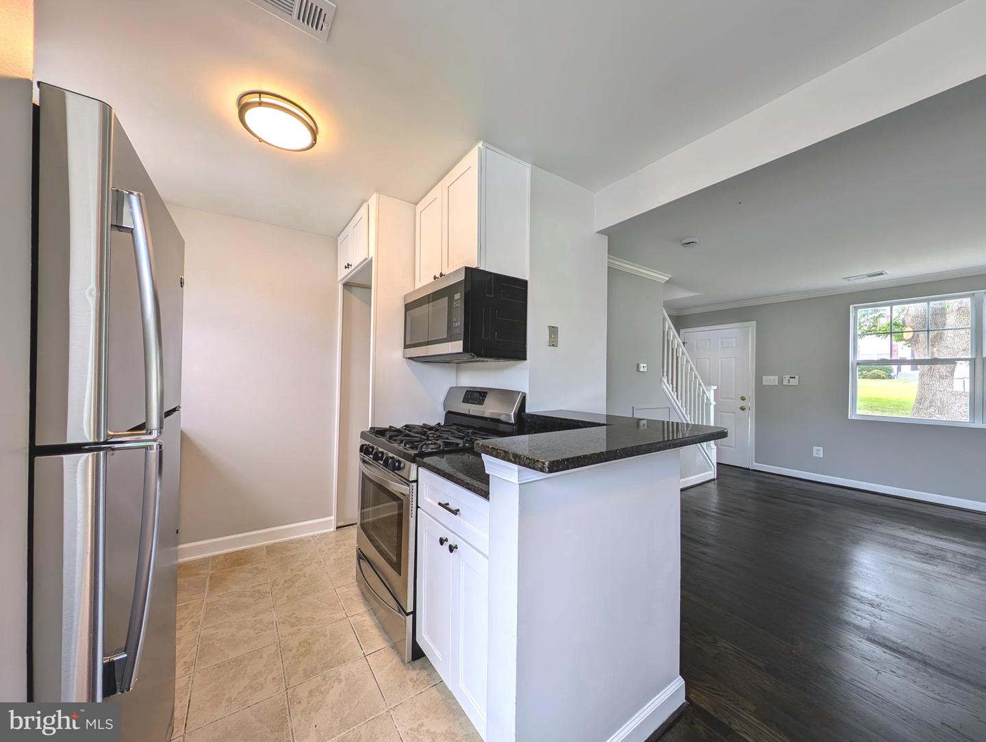 6892 Hawthorne St Property Photo 17