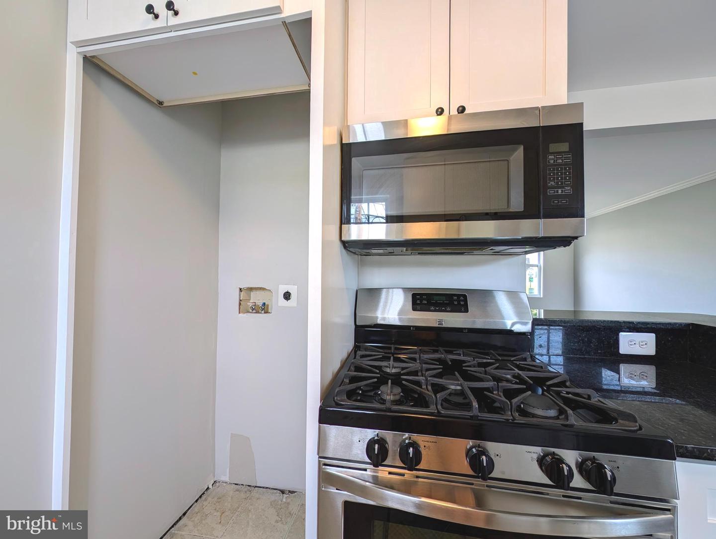 6892 Hawthorne St Property Photo 18