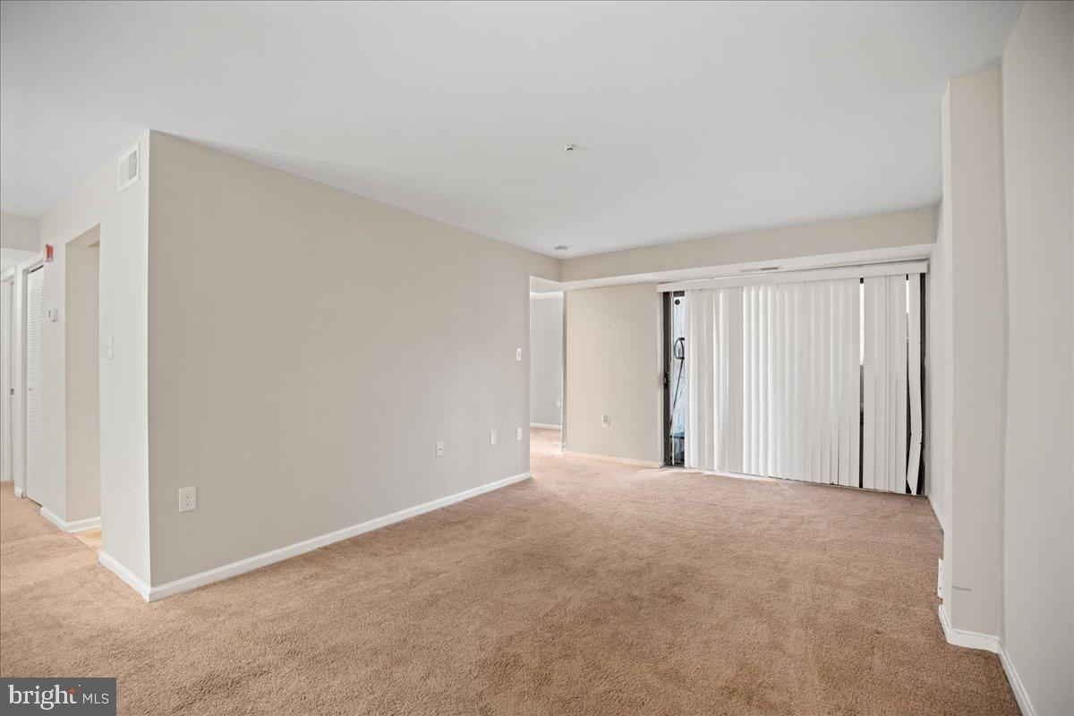 7806 Hanover Pkwy #303 Property Photo 11