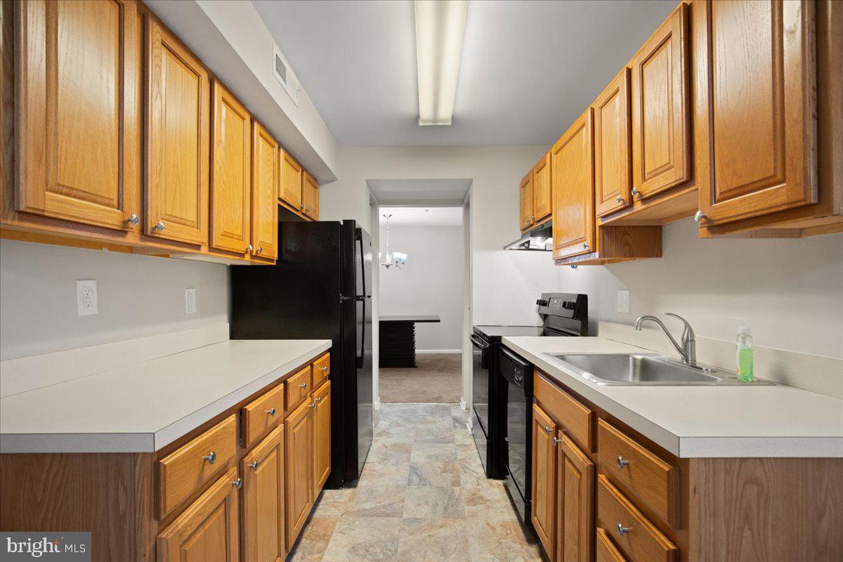 7806 Hanover Pkwy #303 Property Photo 17