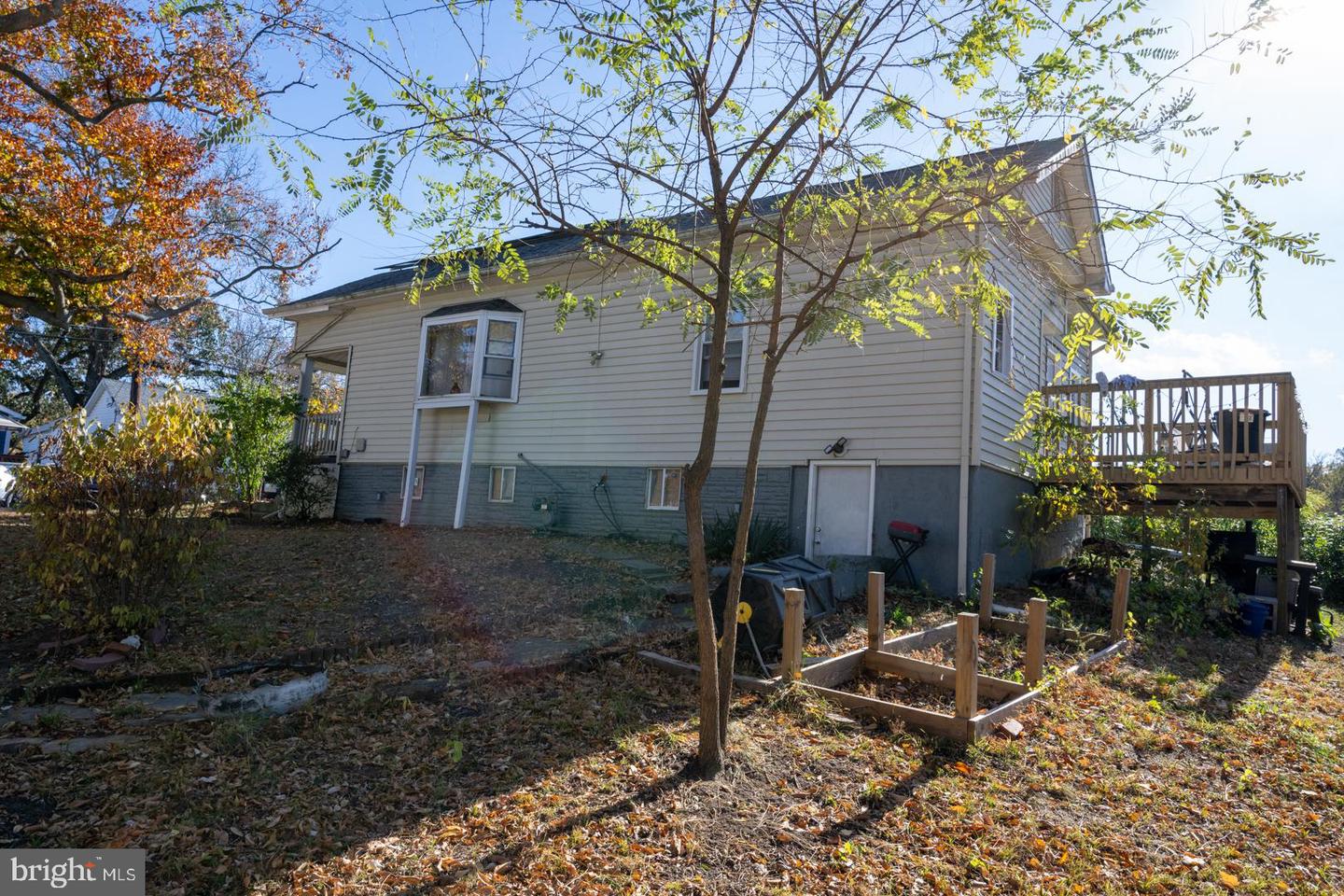 919 Nova Ave Property Photo 6