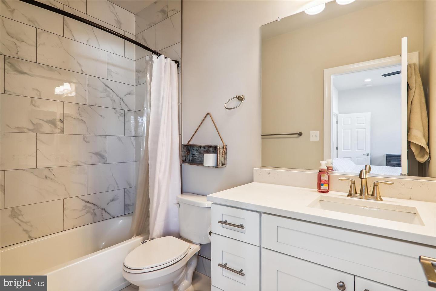 4639 Pendall Dr Property Photo 21