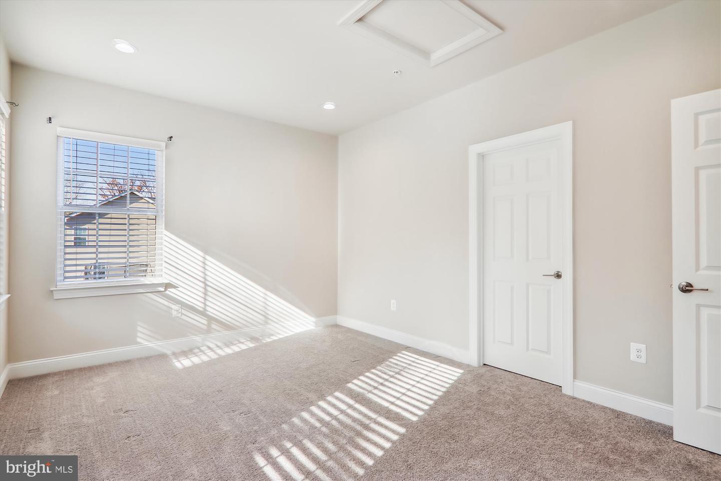 4639 Pendall Dr Property Photo 23