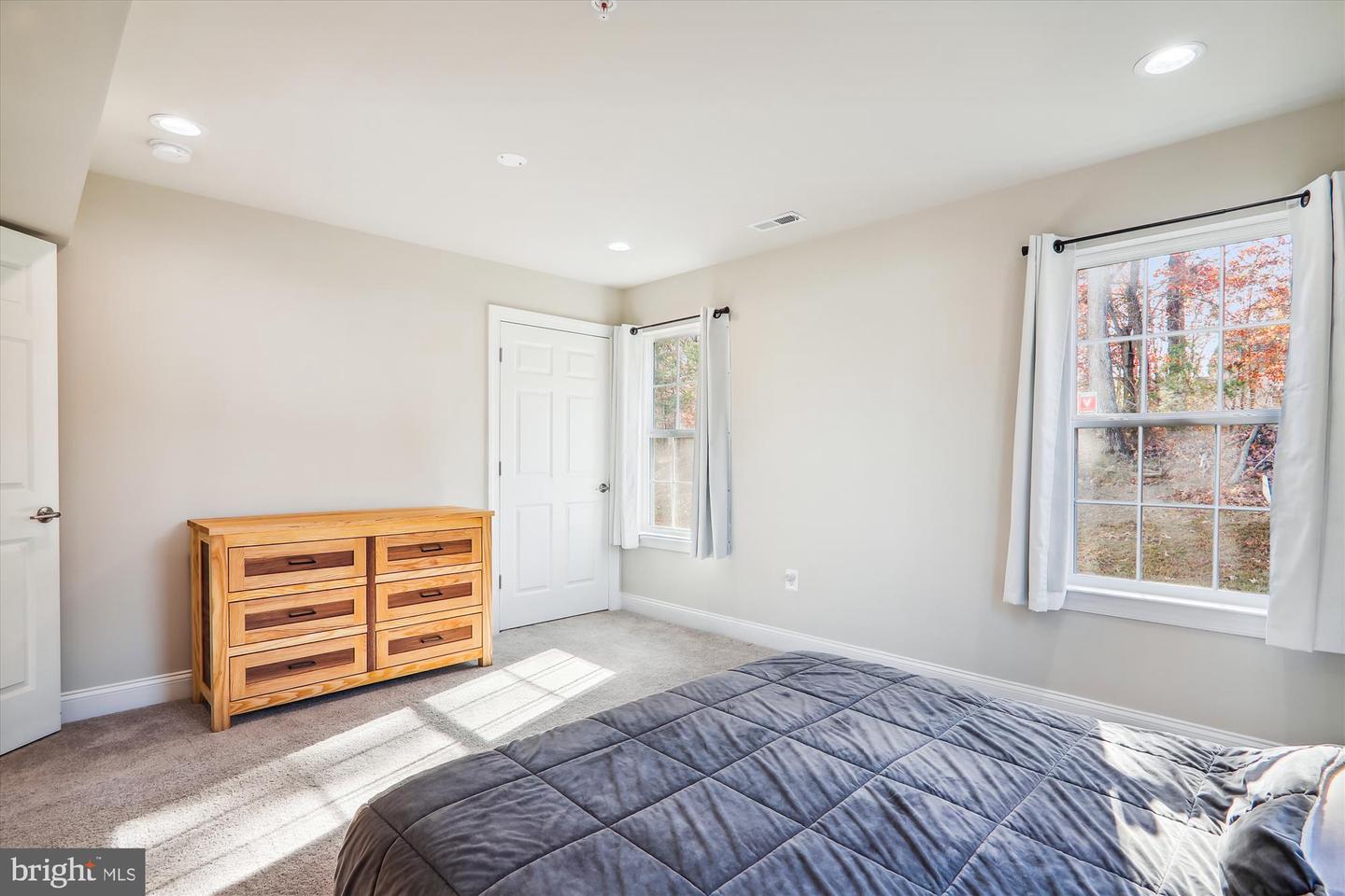4639 Pendall Dr Property Photo 34