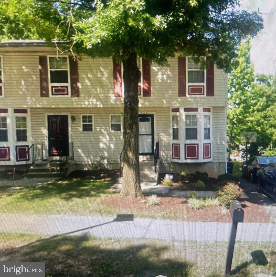 908 Flores St Property Photo 1