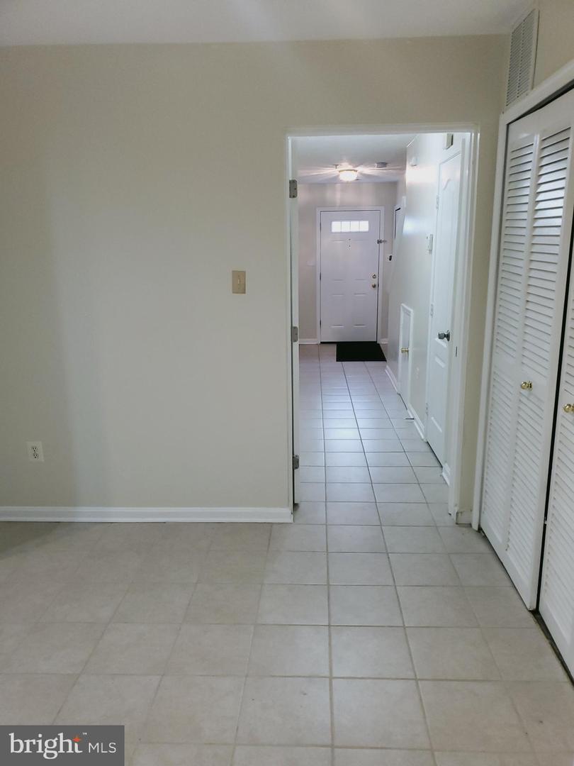 2811 Berrywood Ln Property Photo 2