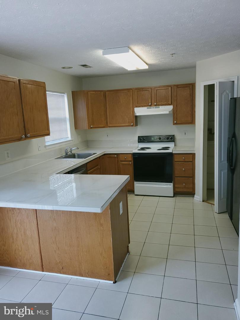2811 Berrywood Ln Property Photo 3