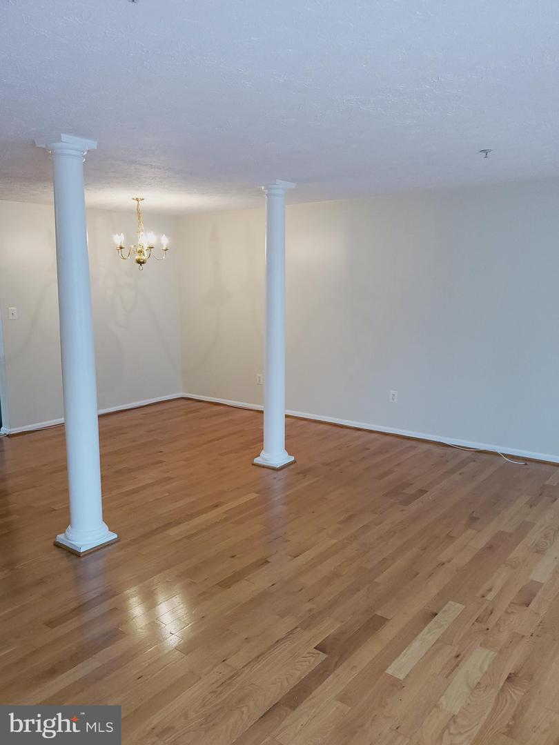 2811 Berrywood Ln Property Photo 4