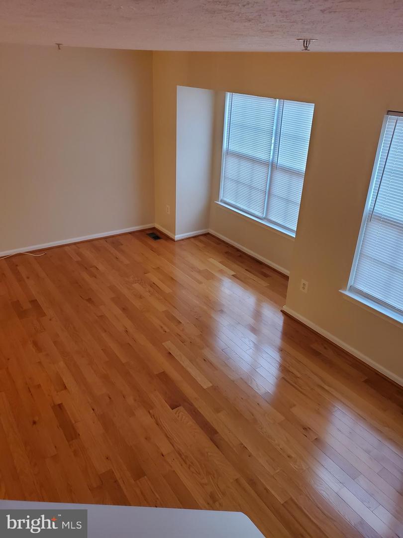 2811 Berrywood Ln Property Photo 6