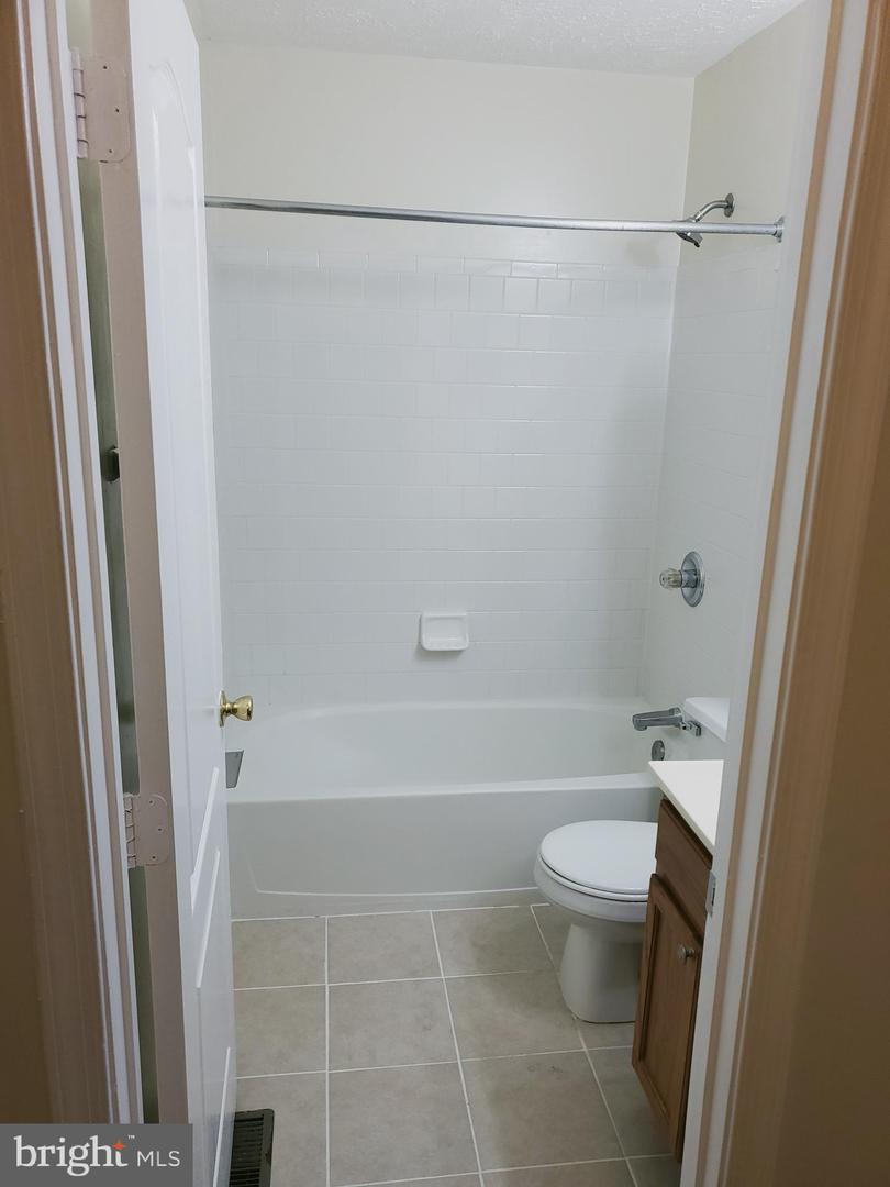 2811 Berrywood Ln Property Photo 9